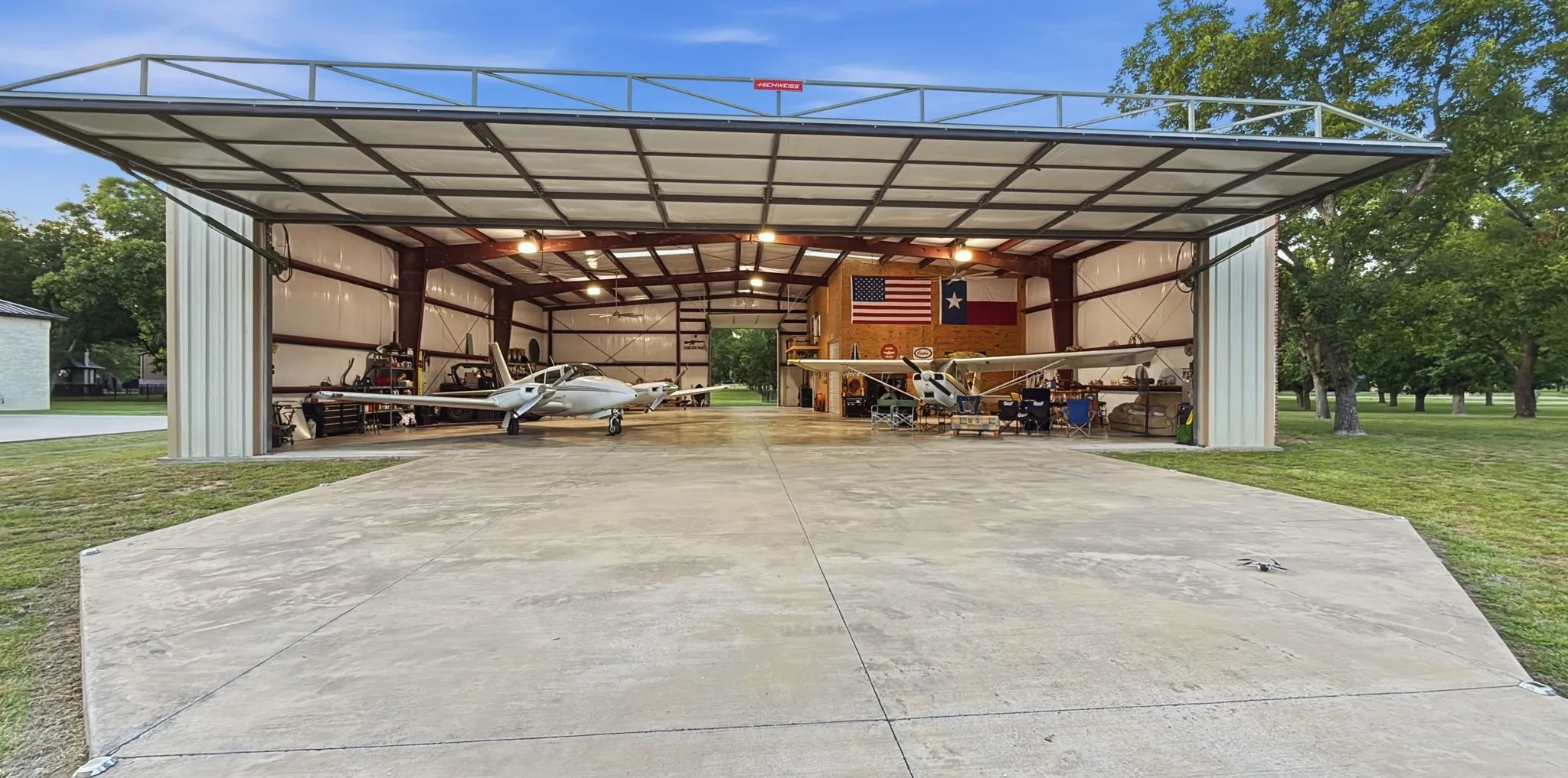 Single Family Residence For Sale in Hood County , 6404 Citation Court, Granbury, Texas 76049, 4 Bedroom, 3 Bathroom, 3 Garage spaces, 2,806 Sqft, built in 2019, mls#21321992, Real Estate Agent in Granbury, Homes For Sale in Hood county, Homes For Sale in Granbury, Realtor in Granbury Texas, Real Estate Brokerage Independent Realty Texas, Luminita Cordes Realtor