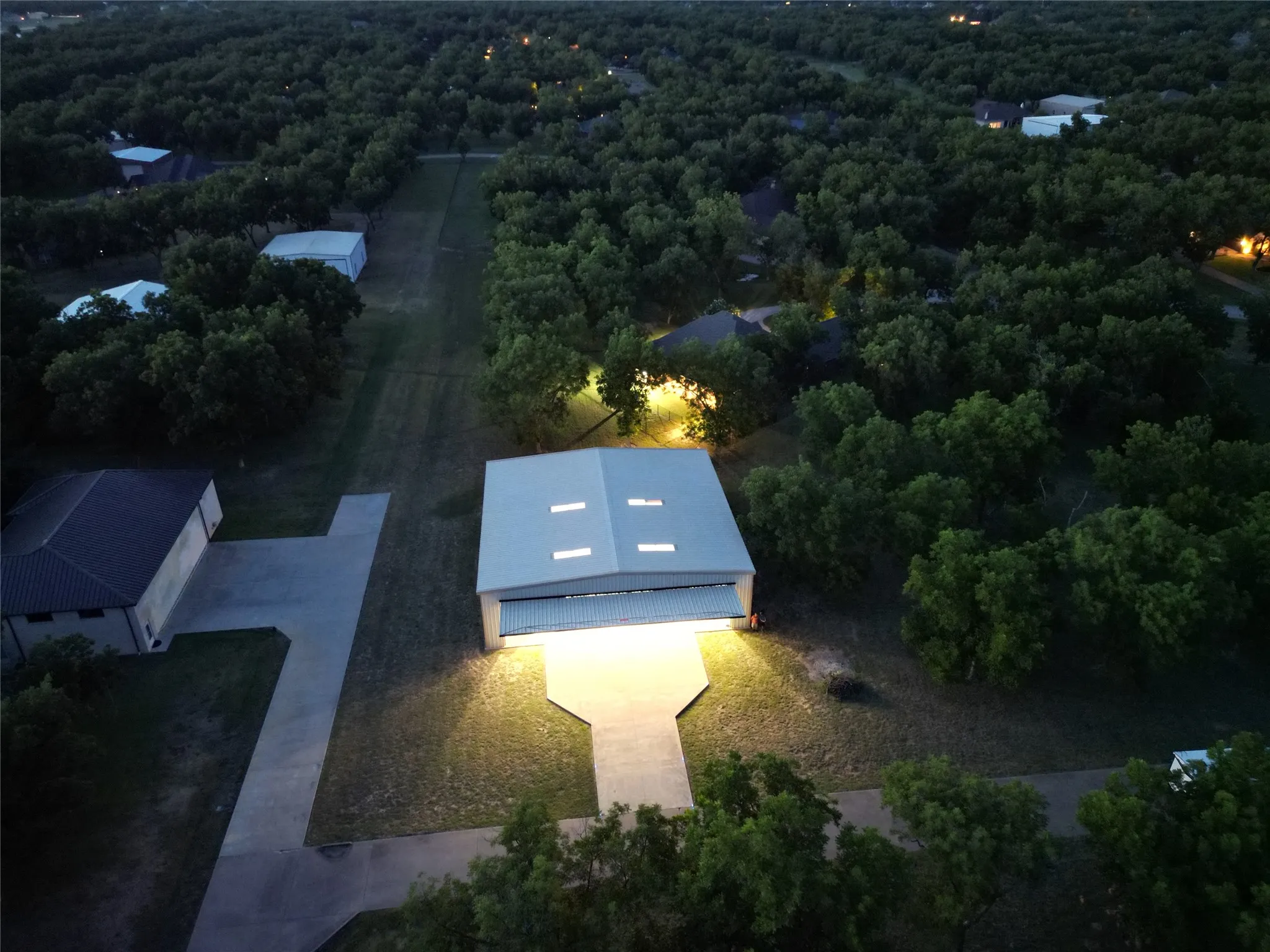 Single Family Residence For Sale in Hood County , 6404 Citation Court, Granbury, Texas 76049, 4 Bedroom, 3 Bathroom, 3 Garage spaces, 2,806 Sqft, built in 2019, mls#21321992, Real Estate Agent in Granbury, Homes For Sale in Hood county, Homes For Sale in Granbury, Realtor in Granbury Texas, Real Estate Brokerage Independent Realty Texas, Luminita Cordes Realtor