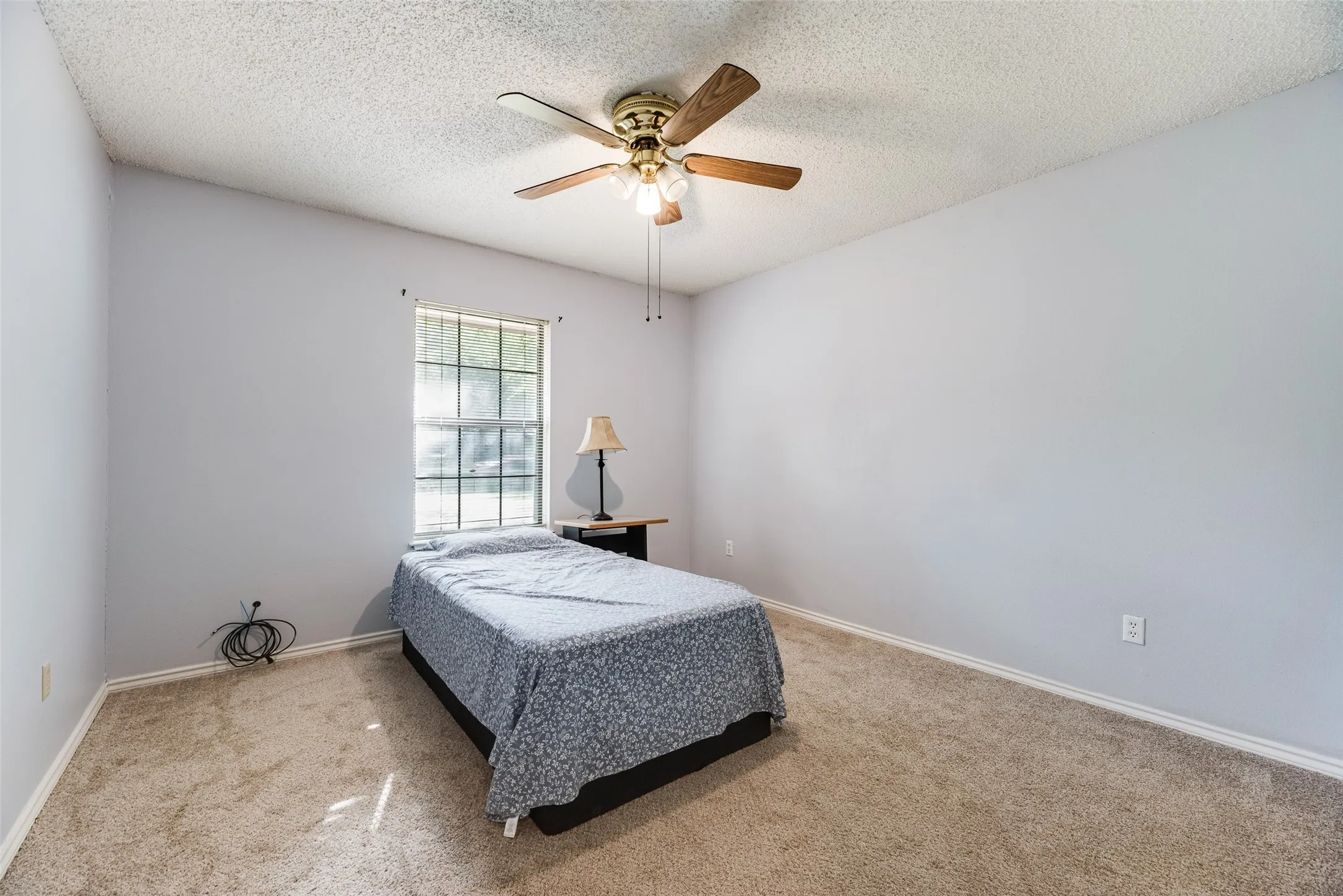 Single Family Residence For Sale in Hunt County , 2021 Lake Highland E, Quinlan, Texas 75474, 3 Bedroom, 3 Bathroom, 5 Garage spaces, 1,757 Sqft, built in 1986, mls#21321993, Real Estate Agent in Quinlan, Homes For Sale in Hunt county, Homes For Sale in Quinlan, Realtor in Quinlan Texas, Real Estate Brokerage Independent Realty Texas, Luminita Cordes Realtor