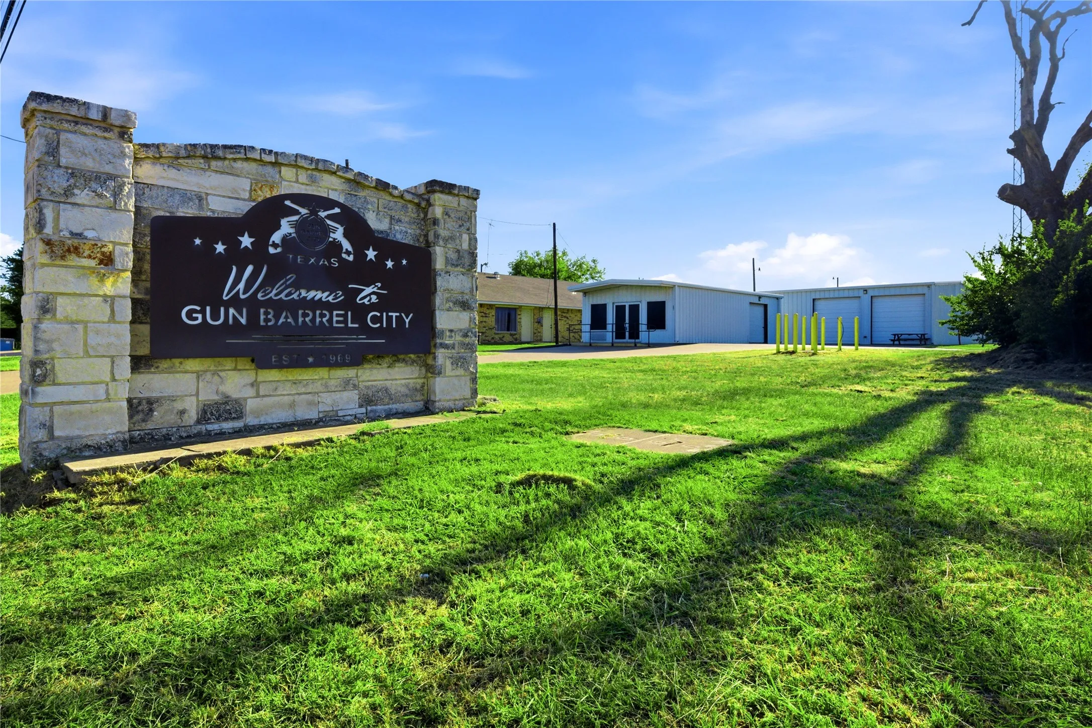 1st building beyond Gun Barrel City sign