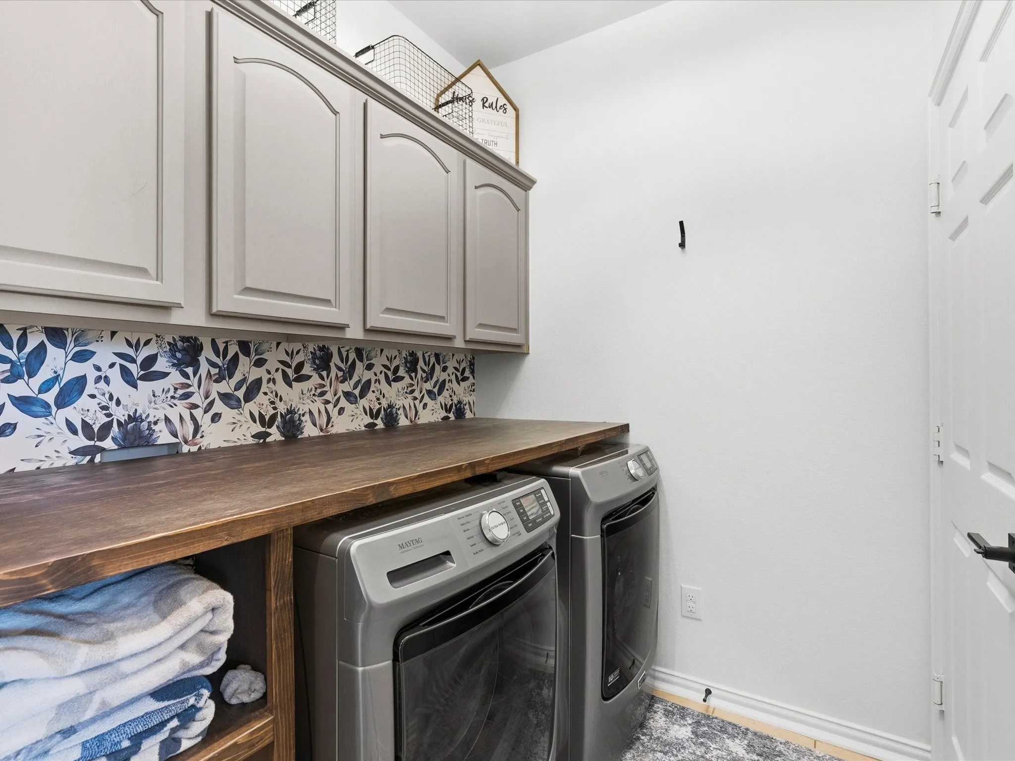 Single Family Residence For Sale in Denton County , 2849 Greenway Drive, Frisco, Texas 75034, 4 Bedroom, 4 Bathroom, 2 Garage spaces, 2,873 Sqft, built in 2002, mls#21301071, Real Estate Agent in Frisco, Homes For Sale in Denton county, Homes For Sale in Frisco, Realtor in Frisco Texas, Real Estate Brokerage Independent Realty Texas, Luminita Cordes Realtor