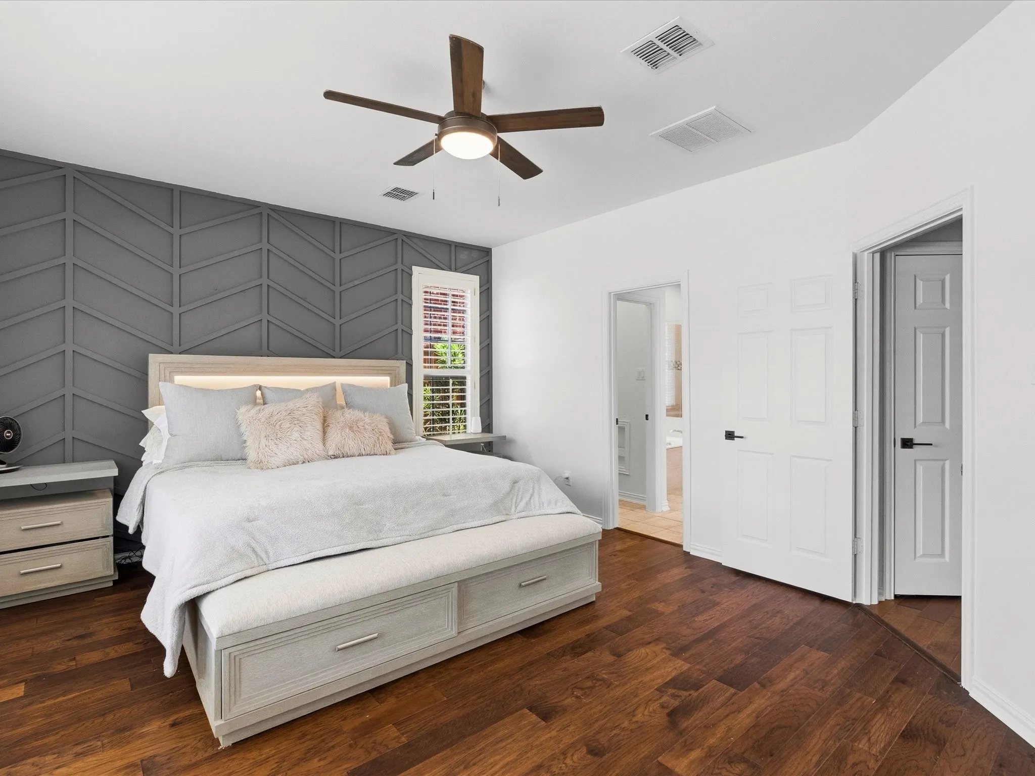 Single Family Residence For Sale in Denton County , 2849 Greenway Drive, Frisco, Texas 75034, 4 Bedroom, 4 Bathroom, 2 Garage spaces, 2,873 Sqft, built in 2002, mls#21301071, Real Estate Agent in Frisco, Homes For Sale in Denton county, Homes For Sale in Frisco, Realtor in Frisco Texas, Real Estate Brokerage Independent Realty Texas, Luminita Cordes Realtor