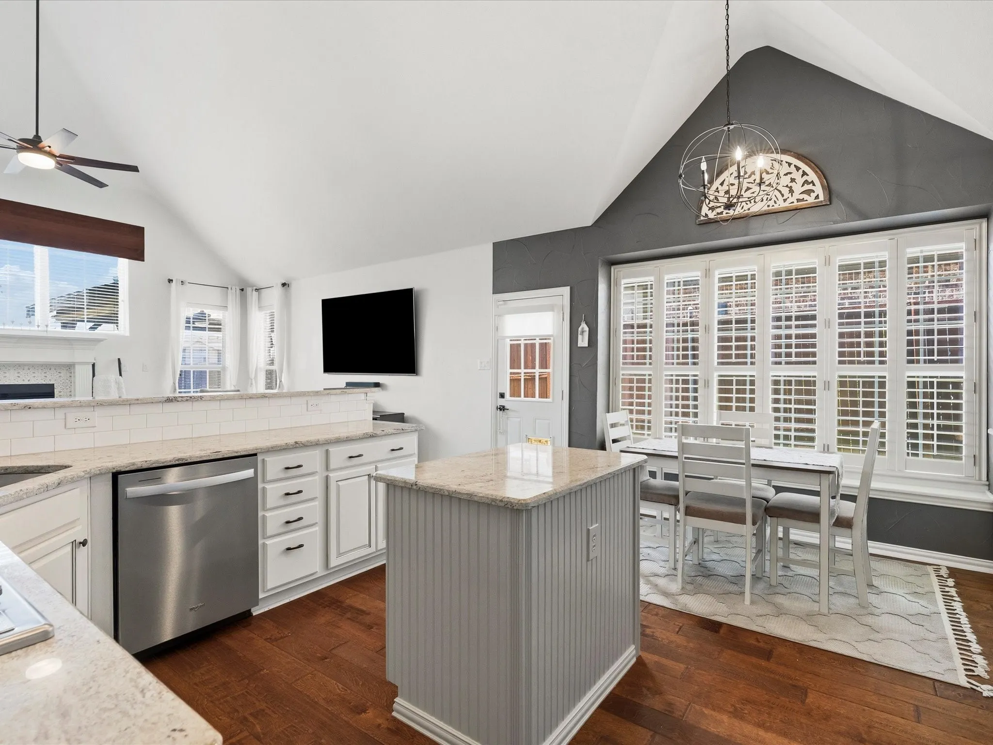 Single Family Residence For Sale in Denton County , 2849 Greenway Drive, Frisco, Texas 75034, 4 Bedroom, 4 Bathroom, 2 Garage spaces, 2,873 Sqft, built in 2002, mls#21301071, Real Estate Agent in Frisco, Homes For Sale in Denton county, Homes For Sale in Frisco, Realtor in Frisco Texas, Real Estate Brokerage Independent Realty Texas, Luminita Cordes Realtor