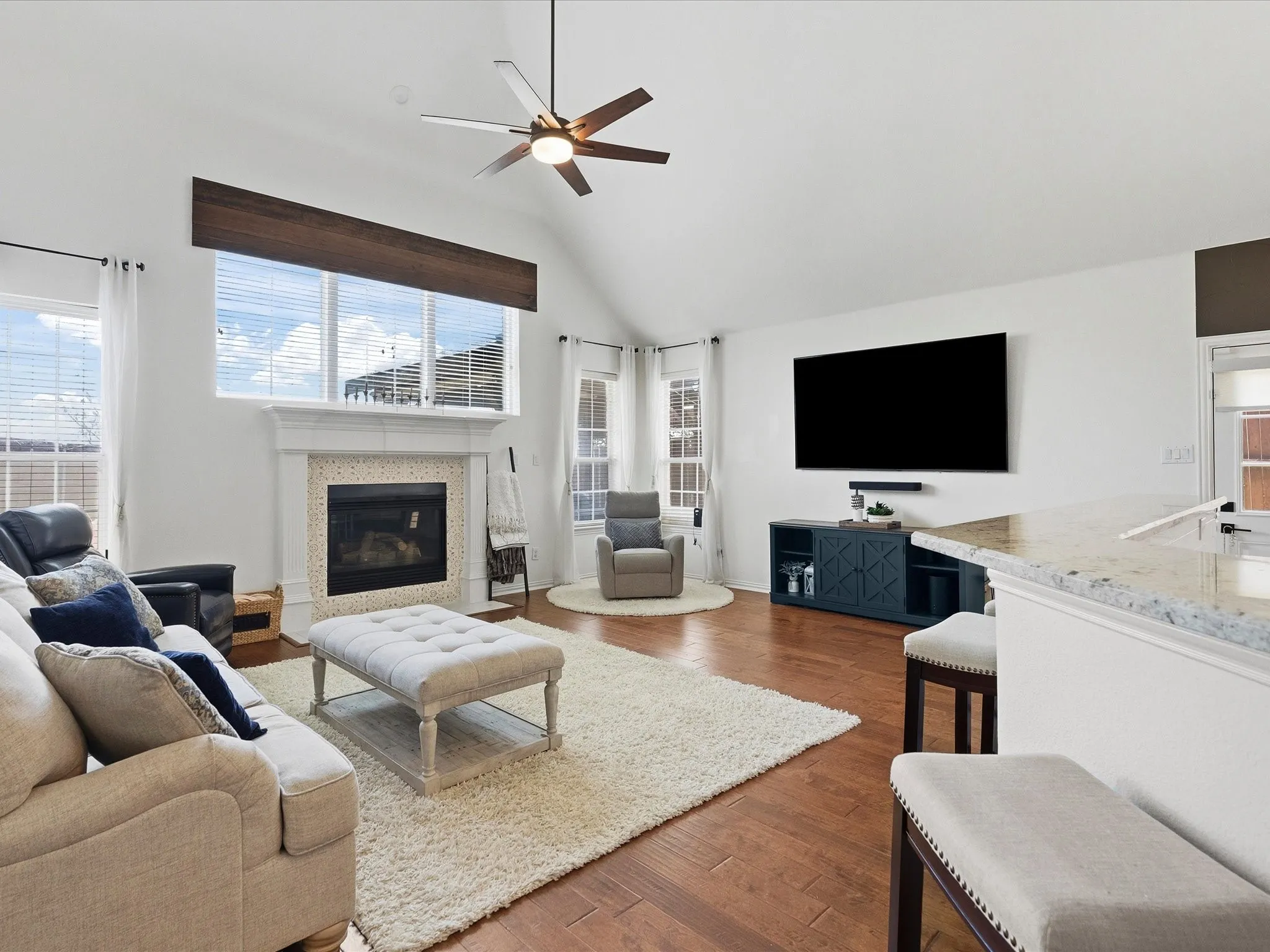 Single Family Residence For Sale in Denton County , 2849 Greenway Drive, Frisco, Texas 75034, 4 Bedroom, 4 Bathroom, 2 Garage spaces, 2,873 Sqft, built in 2002, mls#21301071, Real Estate Agent in Frisco, Homes For Sale in Denton county, Homes For Sale in Frisco, Realtor in Frisco Texas, Real Estate Brokerage Independent Realty Texas, Luminita Cordes Realtor