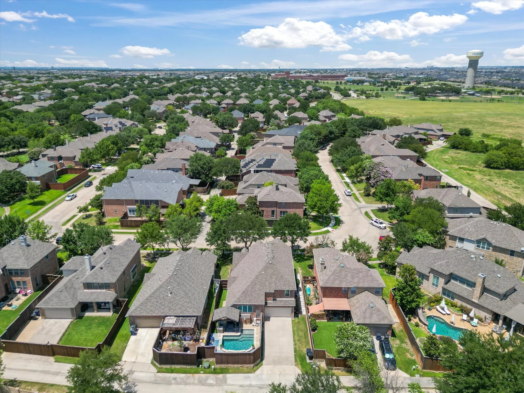 Single Family Residence For Sale in Denton County , 2849 Greenway Drive, Frisco, Texas 75034, 4 Bedroom, 4 Bathroom, 2 Garage spaces, 2,873 Sqft, built in 2002, mls#21301071, Real Estate Agent in Frisco, Homes For Sale in Denton county, Homes For Sale in Frisco, Realtor in Frisco Texas, Real Estate Brokerage Independent Realty Texas, Luminita Cordes Realtor