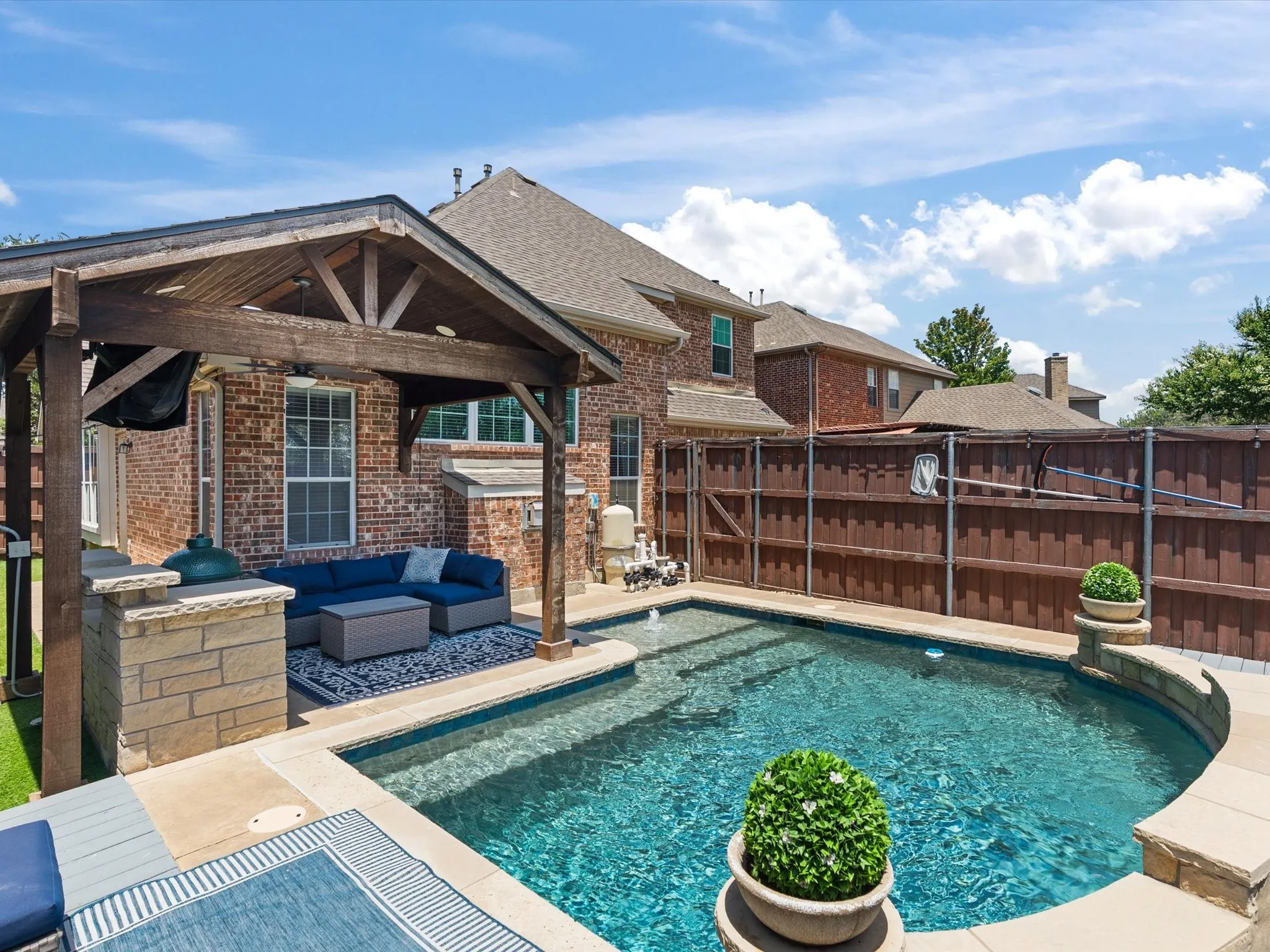 Single Family Residence For Sale in Denton County , 2849 Greenway Drive, Frisco, Texas 75034, 4 Bedroom, 4 Bathroom, 2 Garage spaces, 2,873 Sqft, built in 2002, mls#21301071, Real Estate Agent in Frisco, Homes For Sale in Denton county, Homes For Sale in Frisco, Realtor in Frisco Texas, Real Estate Brokerage Independent Realty Texas, Luminita Cordes Realtor