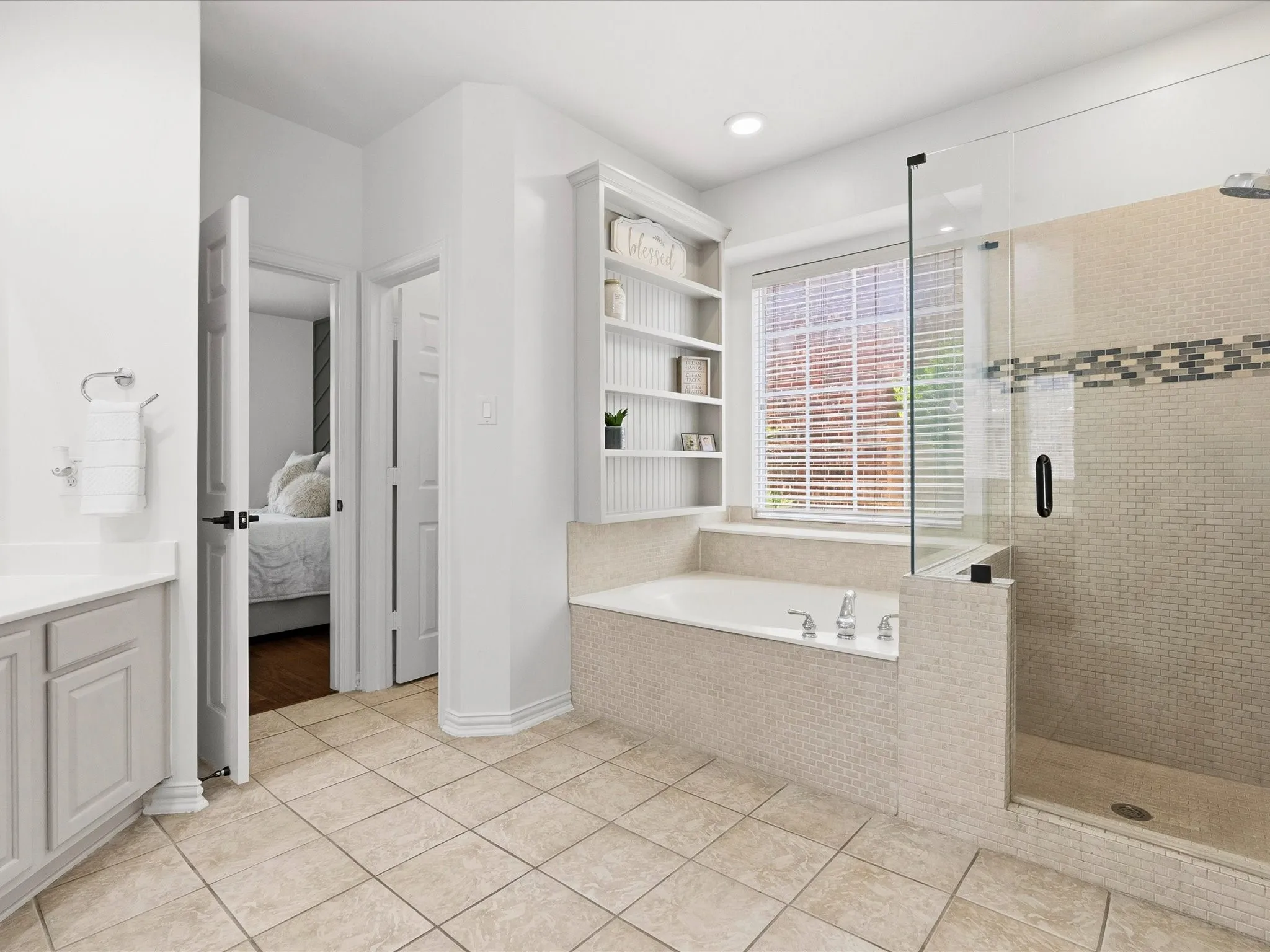 Single Family Residence For Sale in Denton County , 2849 Greenway Drive, Frisco, Texas 75034, 4 Bedroom, 4 Bathroom, 2 Garage spaces, 2,873 Sqft, built in 2002, mls#21301071, Real Estate Agent in Frisco, Homes For Sale in Denton county, Homes For Sale in Frisco, Realtor in Frisco Texas, Real Estate Brokerage Independent Realty Texas, Luminita Cordes Realtor