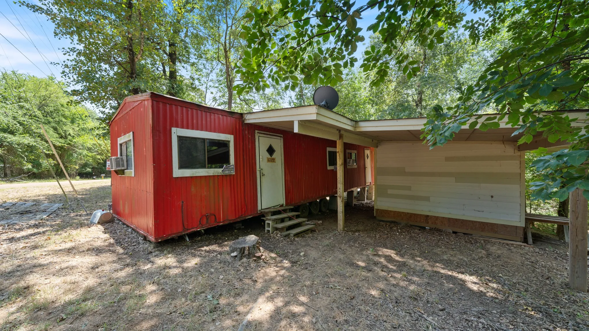 Manufactured Home For Sale in Henderson County , 2205 Hickory Street, Mabank, Texas 75156, 2 Bedroom, 1 Bathroom, Garage spaces, 672 Sqft, built in 0, mls#21322046, Real Estate Agent in Mabank, Homes For Sale in Henderson county, Homes For Sale in Mabank, Realtor in Mabank Texas, Real Estate Brokerage Independent Realty Texas, Luminita Cordes Realtor