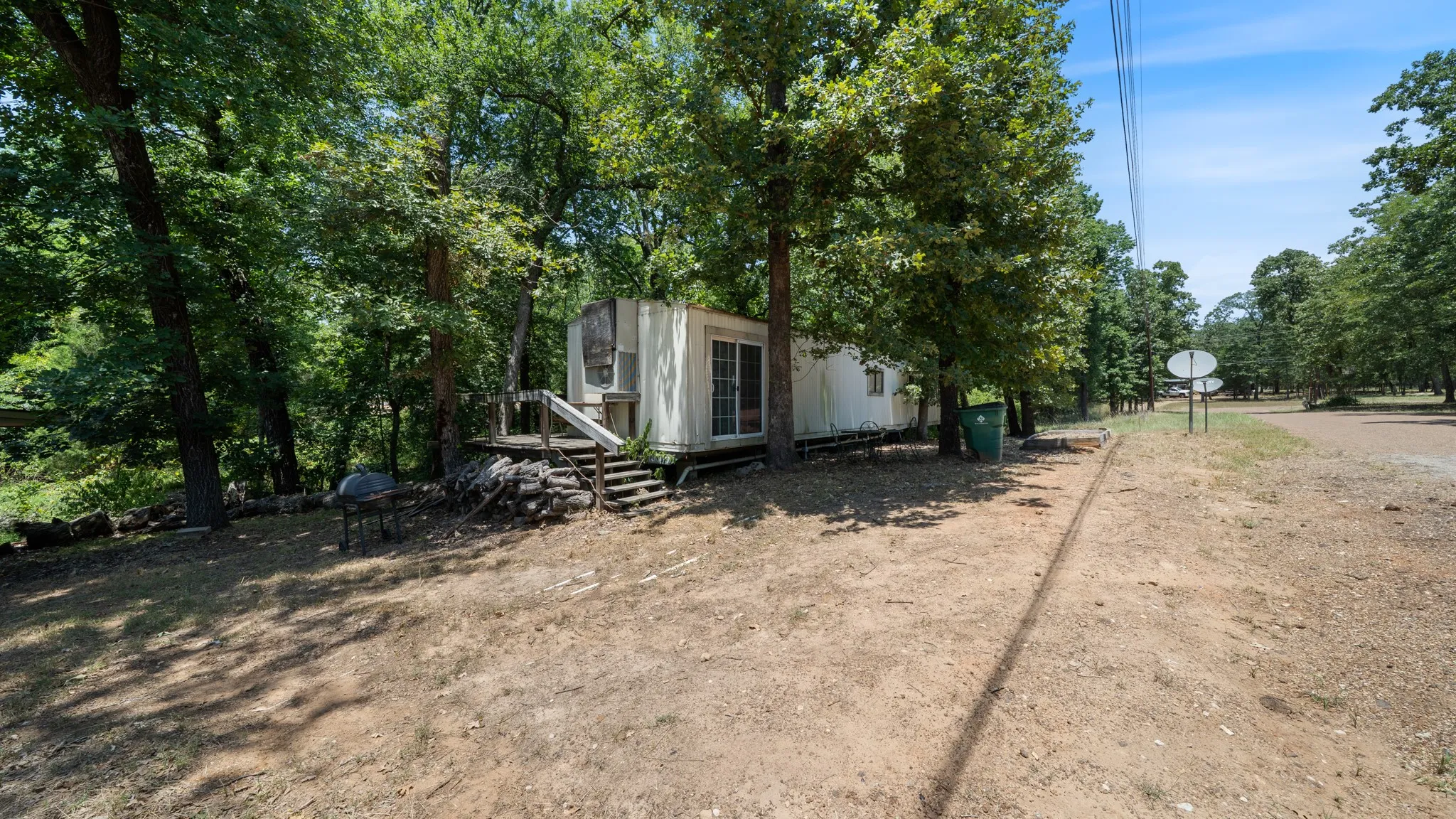 Manufactured Home For Sale in Henderson County , 2205 Hickory Street, Mabank, Texas 75156, 2 Bedroom, 1 Bathroom, Garage spaces, 672 Sqft, built in 0, mls#21322046, Real Estate Agent in Mabank, Homes For Sale in Henderson county, Homes For Sale in Mabank, Realtor in Mabank Texas, Real Estate Brokerage Independent Realty Texas, Luminita Cordes Realtor