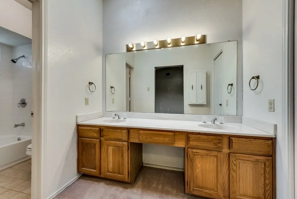Single Family Residence For Rent in Dallas County , 3702 Lofland Lane, Rowlett, Texas 75088, 3 Bedroom, 2 Bathroom, 2 Garage spaces, 1,496 Sqft, built in 1985, mls#21315266, Real Estate Agent in Rowlett, Homes For Rent in Dallas county, Homes For Rent in Rowlett, Realtor in Rowlett Texas, Real Estate Brokerage Independent Realty Texas, Luminita Cordes Realtor