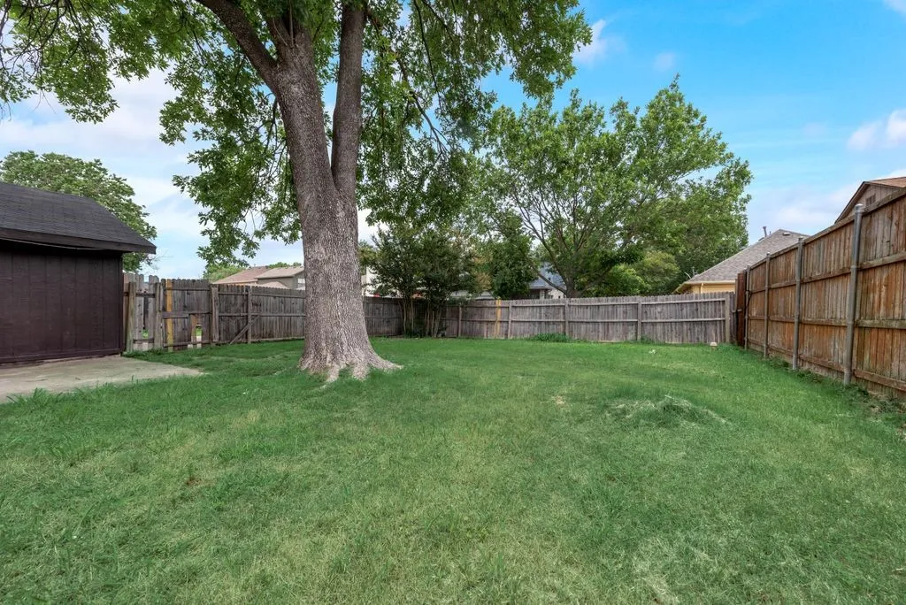 Single Family Residence For Rent in Dallas County , 3702 Lofland Lane, Rowlett, Texas 75088, 3 Bedroom, 2 Bathroom, 2 Garage spaces, 1,496 Sqft, built in 1985, mls#21315266, Real Estate Agent in Rowlett, Homes For Rent in Dallas county, Homes For Rent in Rowlett, Realtor in Rowlett Texas, Real Estate Brokerage Independent Realty Texas, Luminita Cordes Realtor