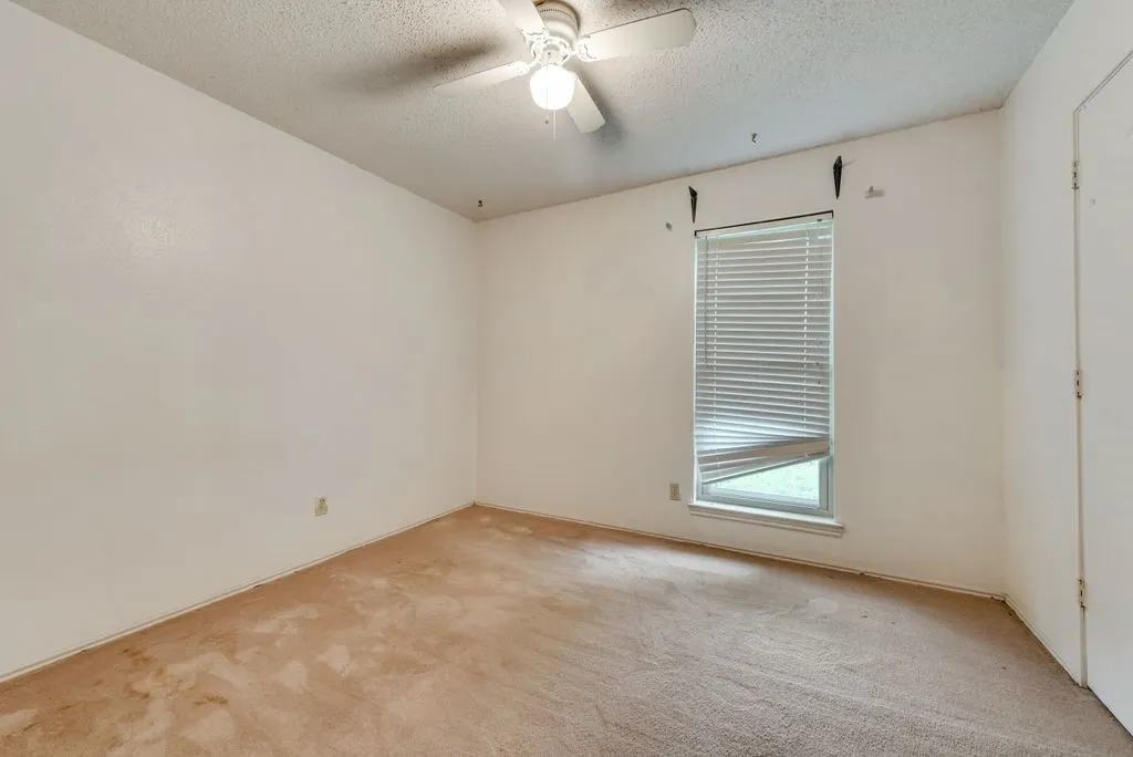 Single Family Residence For Rent in Dallas County , 3702 Lofland Lane, Rowlett, Texas 75088, 3 Bedroom, 2 Bathroom, 2 Garage spaces, 1,496 Sqft, built in 1985, mls#21315266, Real Estate Agent in Rowlett, Homes For Rent in Dallas county, Homes For Rent in Rowlett, Realtor in Rowlett Texas, Real Estate Brokerage Independent Realty Texas, Luminita Cordes Realtor