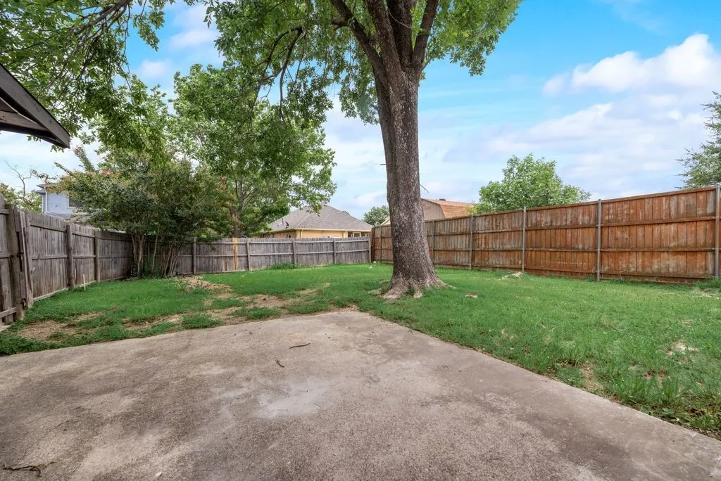 Single Family Residence For Rent in Dallas County , 3702 Lofland Lane, Rowlett, Texas 75088, 3 Bedroom, 2 Bathroom, 2 Garage spaces, 1,496 Sqft, built in 1985, mls#21315266, Real Estate Agent in Rowlett, Homes For Rent in Dallas county, Homes For Rent in Rowlett, Realtor in Rowlett Texas, Real Estate Brokerage Independent Realty Texas, Luminita Cordes Realtor