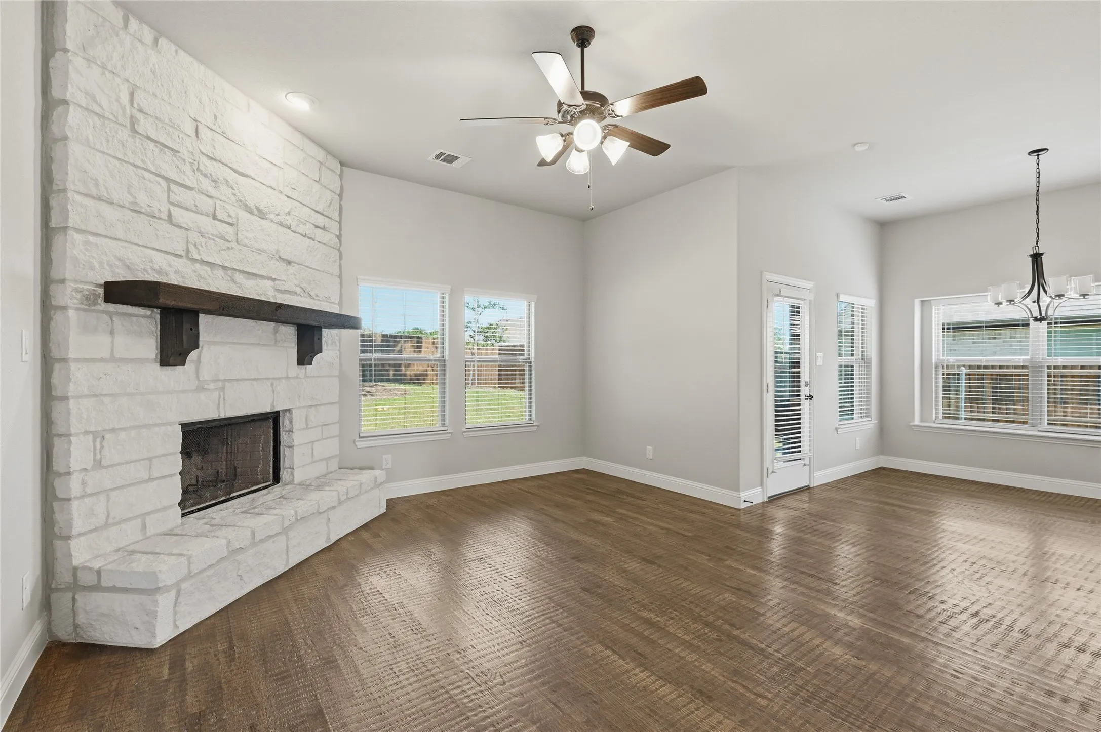 Single Family Residence For Sale in Collin County , 316 Mercer Drive, Josephine, Texas 75173, 4 Bedroom, 3 Bathroom, 2 Garage spaces, 2,320 Sqft, built in 2024, mls#21321588, Real Estate Agent in Josephine, Homes For Sale in Collin county, Homes For Sale in Josephine, Realtor in Josephine Texas, Real Estate Brokerage Independent Realty Texas, Luminita Cordes Realtor