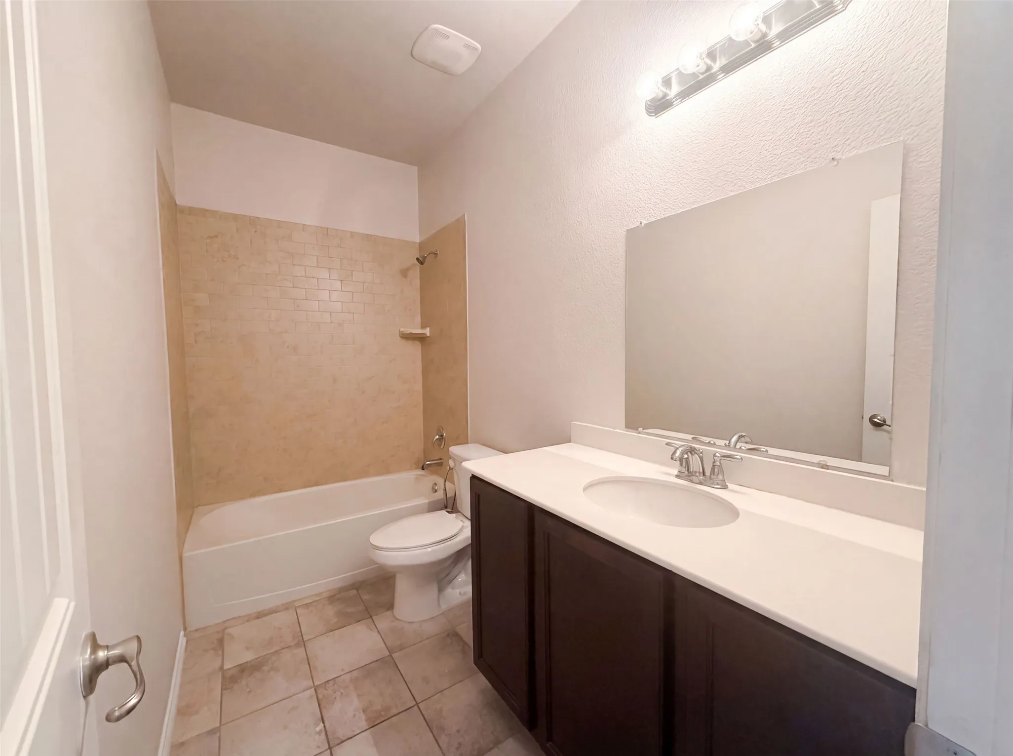 Single Family Residence For Sale in Collin County , 3400 Founders Way, Melissa, Texas 75454, 3 Bedroom, 2 Bathroom, 2 Garage spaces, 2,014 Sqft, built in 2015, mls#21322065, Real Estate Agent in Melissa, Homes For Sale in Collin county, Homes For Sale in Melissa, Realtor in Melissa Texas, Real Estate Brokerage Independent Realty Texas, Luminita Cordes Realtor