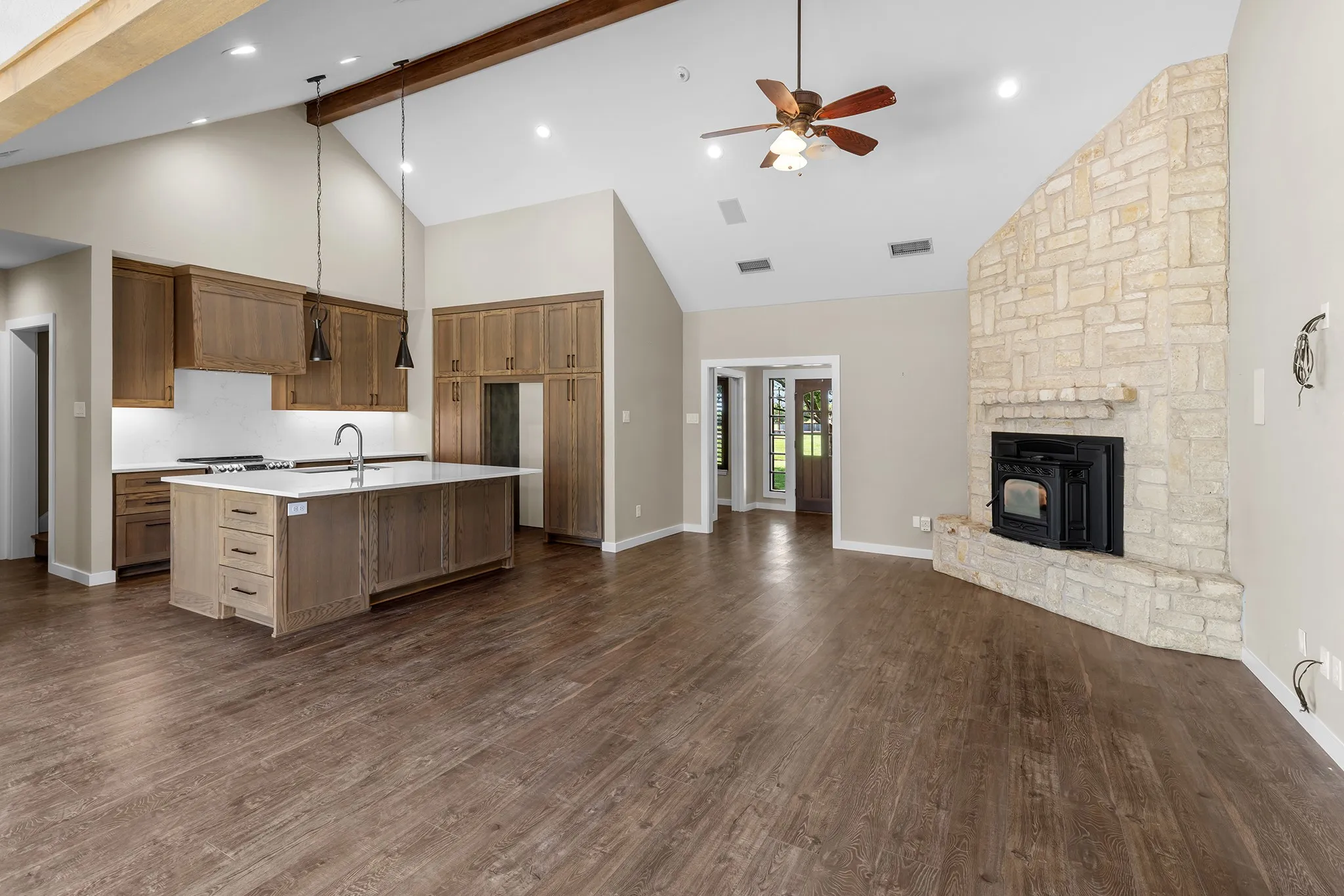 Farm For Sale in Parker County , 678 Gregory Street, Weatherford, Texas 76087, 3 Bedroom, 2 Bathroom, 4 Garage spaces, 2,643 Sqft, built in 2002, mls#21322058, Real Estate Agent in Weatherford, Homes For Sale in Parker county, Homes For Sale in Weatherford, Realtor in Weatherford Texas, Real Estate Brokerage Independent Realty Texas, Luminita Cordes Realtor