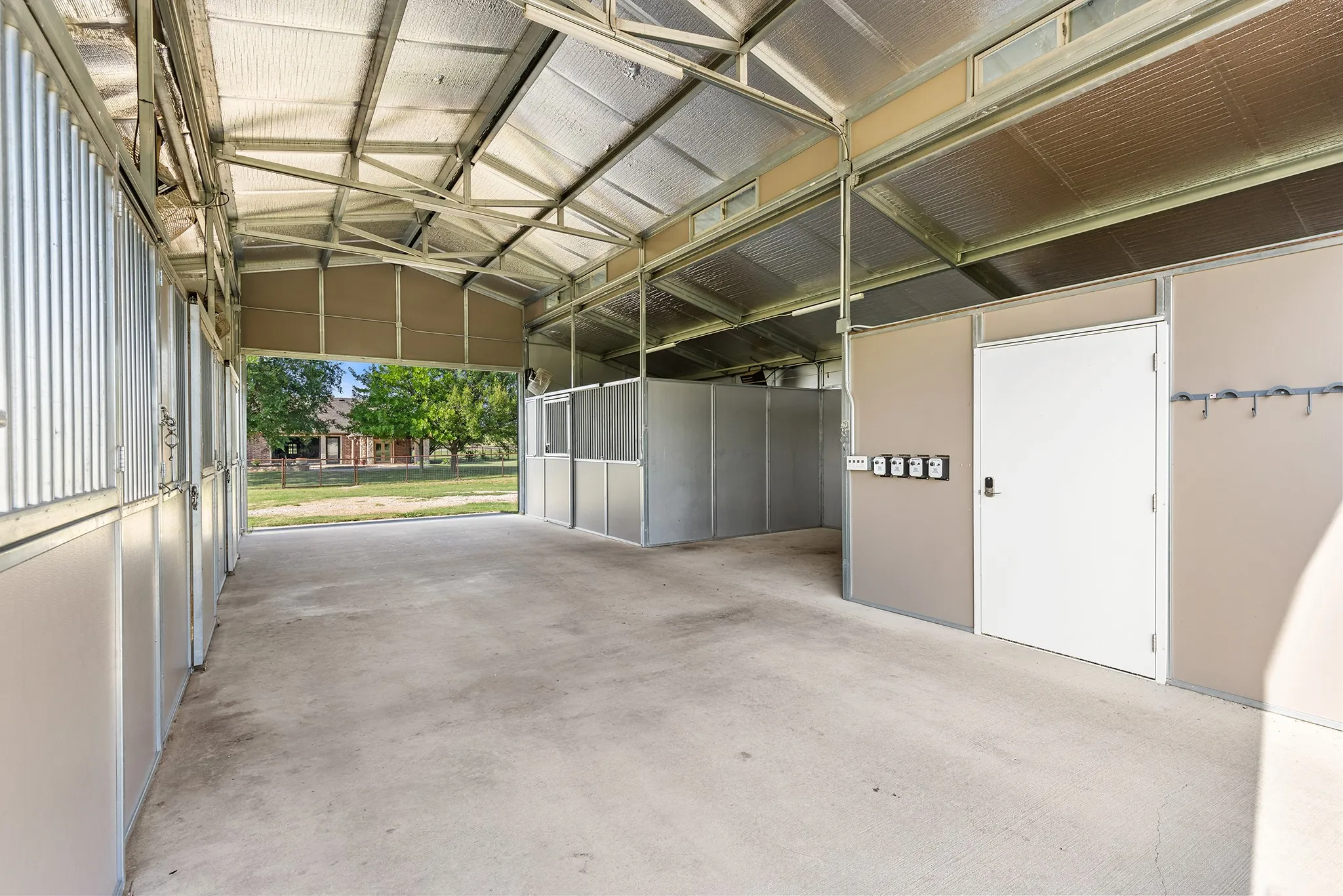 Farm For Sale in Parker County , 678 Gregory Street, Weatherford, Texas 76087, 3 Bedroom, 2 Bathroom, 4 Garage spaces, 2,643 Sqft, built in 2002, mls#21322058, Real Estate Agent in Weatherford, Homes For Sale in Parker county, Homes For Sale in Weatherford, Realtor in Weatherford Texas, Real Estate Brokerage Independent Realty Texas, Luminita Cordes Realtor