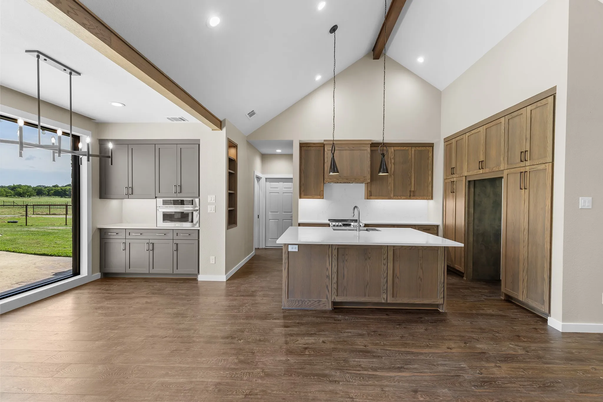 Farm For Sale in Parker County , 678 Gregory Street, Weatherford, Texas 76087, 3 Bedroom, 2 Bathroom, 4 Garage spaces, 2,643 Sqft, built in 2002, mls#21322058, Real Estate Agent in Weatherford, Homes For Sale in Parker county, Homes For Sale in Weatherford, Realtor in Weatherford Texas, Real Estate Brokerage Independent Realty Texas, Luminita Cordes Realtor