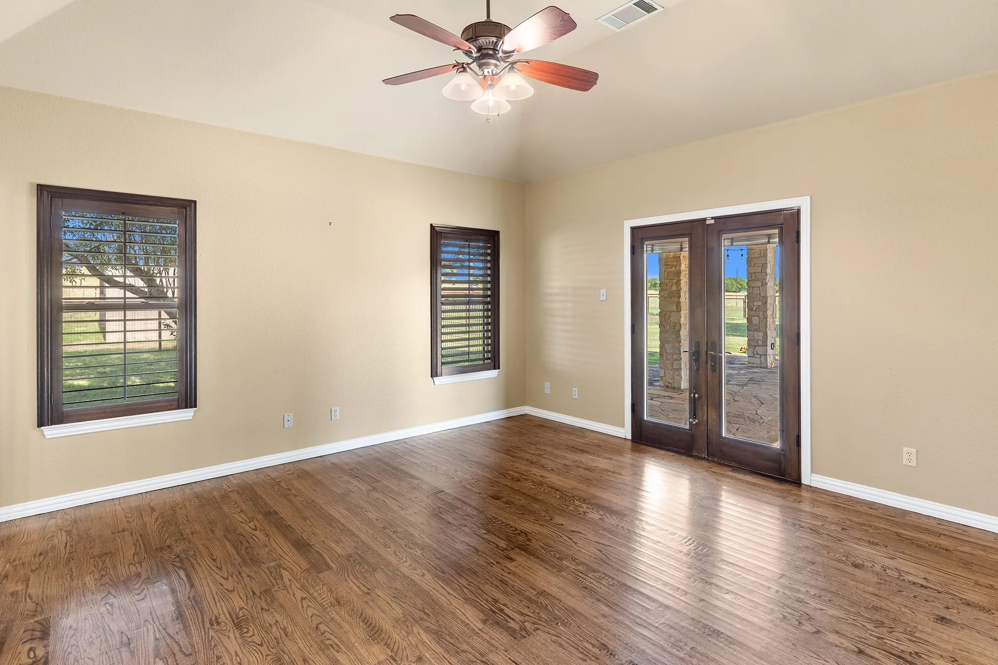 Farm For Sale in Parker County , 678 Gregory Street, Weatherford, Texas 76087, 3 Bedroom, 2 Bathroom, 4 Garage spaces, 2,643 Sqft, built in 2002, mls#21322058, Real Estate Agent in Weatherford, Homes For Sale in Parker county, Homes For Sale in Weatherford, Realtor in Weatherford Texas, Real Estate Brokerage Independent Realty Texas, Luminita Cordes Realtor