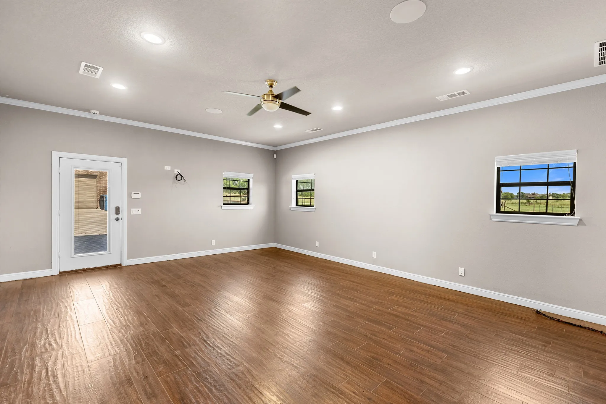 Farm For Sale in Parker County , 678 Gregory Street, Weatherford, Texas 76087, 3 Bedroom, 2 Bathroom, 4 Garage spaces, 2,643 Sqft, built in 2002, mls#21322058, Real Estate Agent in Weatherford, Homes For Sale in Parker county, Homes For Sale in Weatherford, Realtor in Weatherford Texas, Real Estate Brokerage Independent Realty Texas, Luminita Cordes Realtor