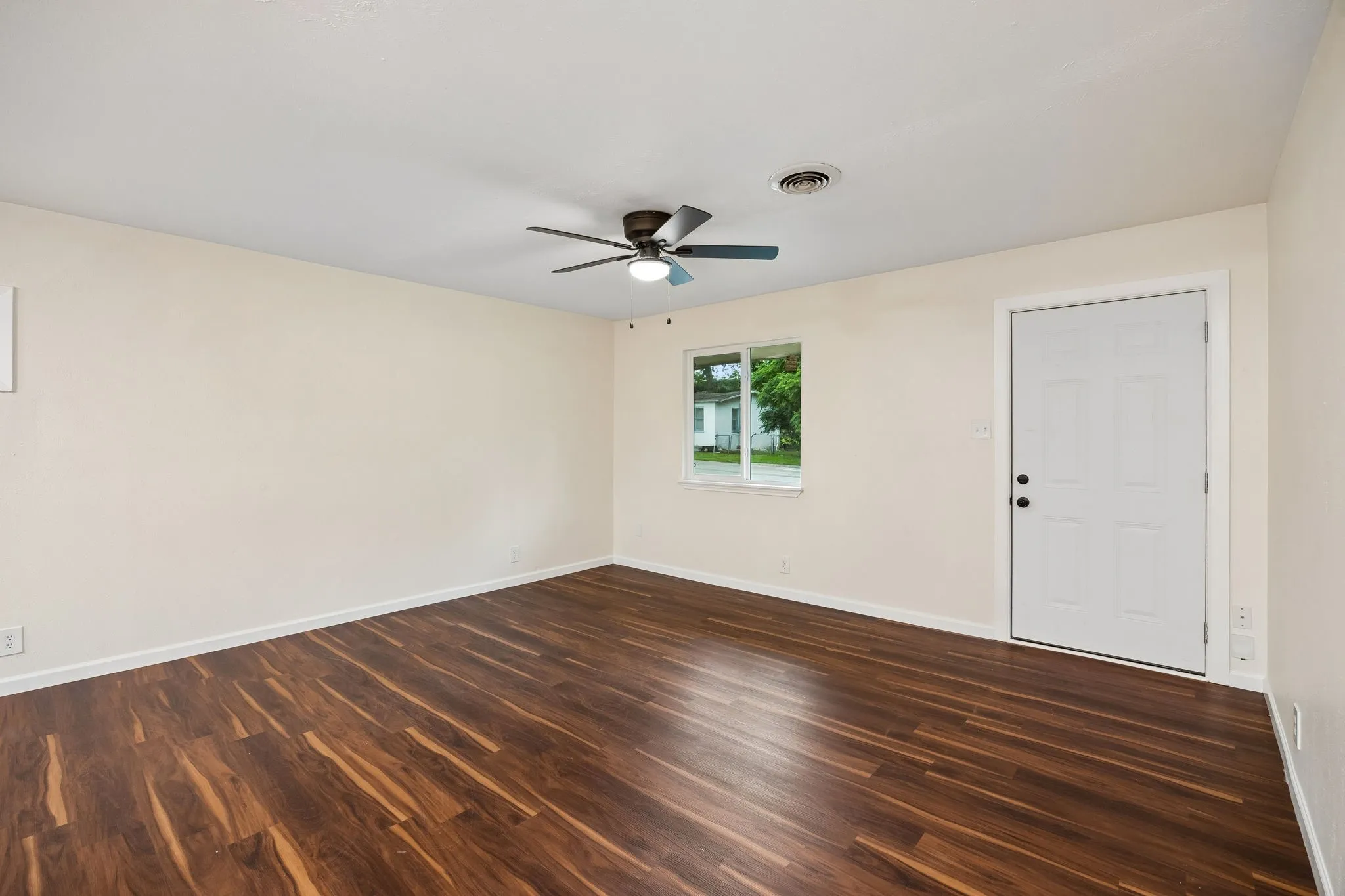 For Sale in Tarrant County , 7705 Navajo Trail 7705, Lake Worth, Texas 76135, 4 Bedrooms, 2 Bathrooms, Garage spaces, 0 Sqft, built in 1966, Price $389,000, mls#21322087, Real Estate Agent in Lake Worth, Homes For Sale in Tarrant county, Homes For Sale in Lake Worth, Realtor in Lake Worth Texas, Real Estate Brokerage Independent Realty Texas, Luminita Cordes Realtor