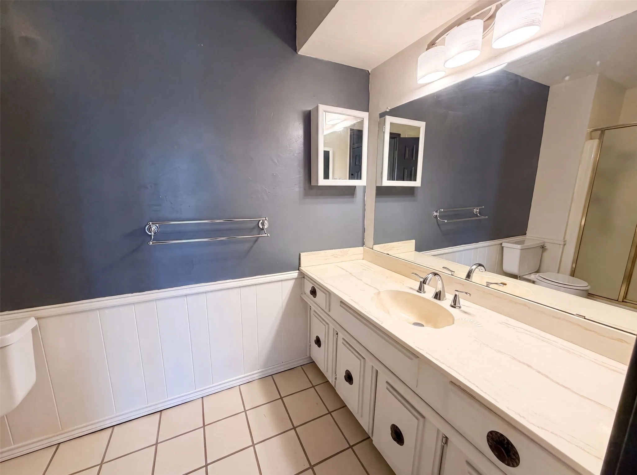 Single Family Residence For Sale in Ellis County , 100 Dubb Lane, Red Oak, Texas 75154, 3 Bedroom, 2 Bathroom, 2 Garage spaces, 2,067 Sqft, built in 1974, mls#21322091, Real Estate Agent in Red Oak, Homes For Sale in Ellis county, Homes For Sale in Red Oak, Realtor in Red Oak Texas, Real Estate Brokerage Independent Realty Texas, Luminita Cordes Realtor