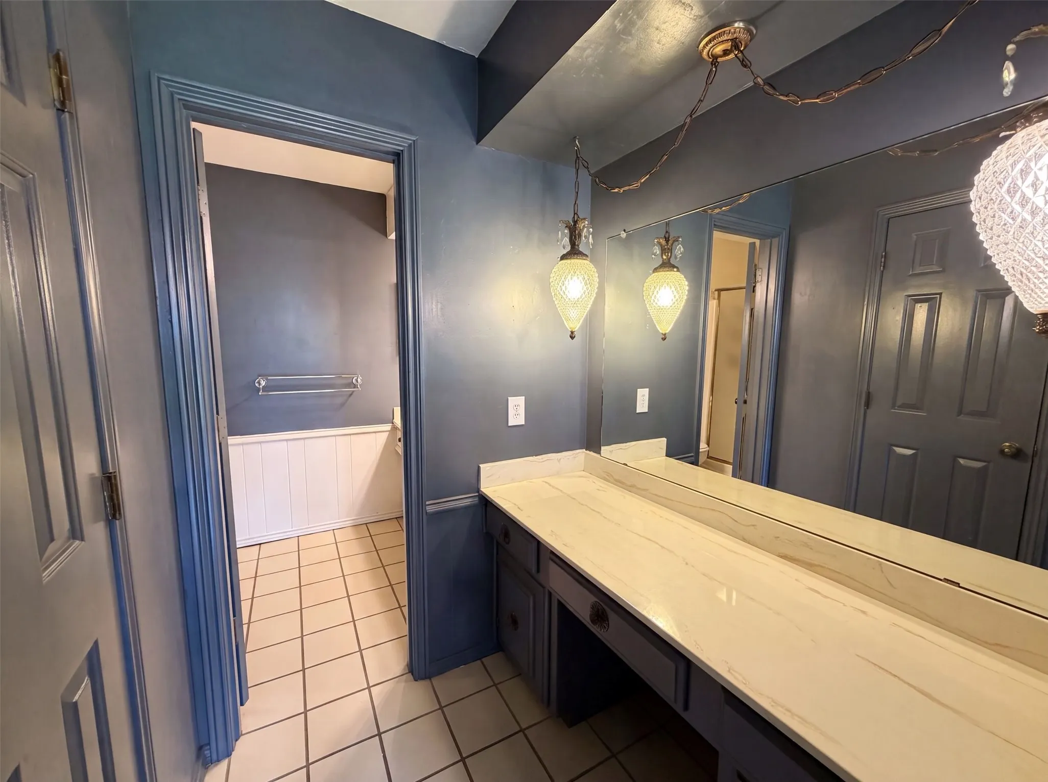 Single Family Residence For Sale in Ellis County , 100 Dubb Lane, Red Oak, Texas 75154, 3 Bedroom, 2 Bathroom, 2 Garage spaces, 2,067 Sqft, built in 1974, mls#21322091, Real Estate Agent in Red Oak, Homes For Sale in Ellis county, Homes For Sale in Red Oak, Realtor in Red Oak Texas, Real Estate Brokerage Independent Realty Texas, Luminita Cordes Realtor