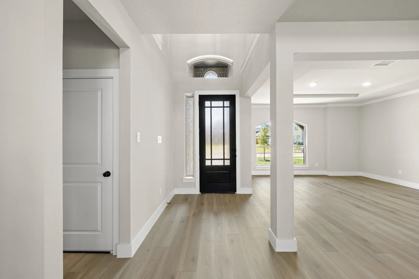 1823 Marlow- Entry-1
