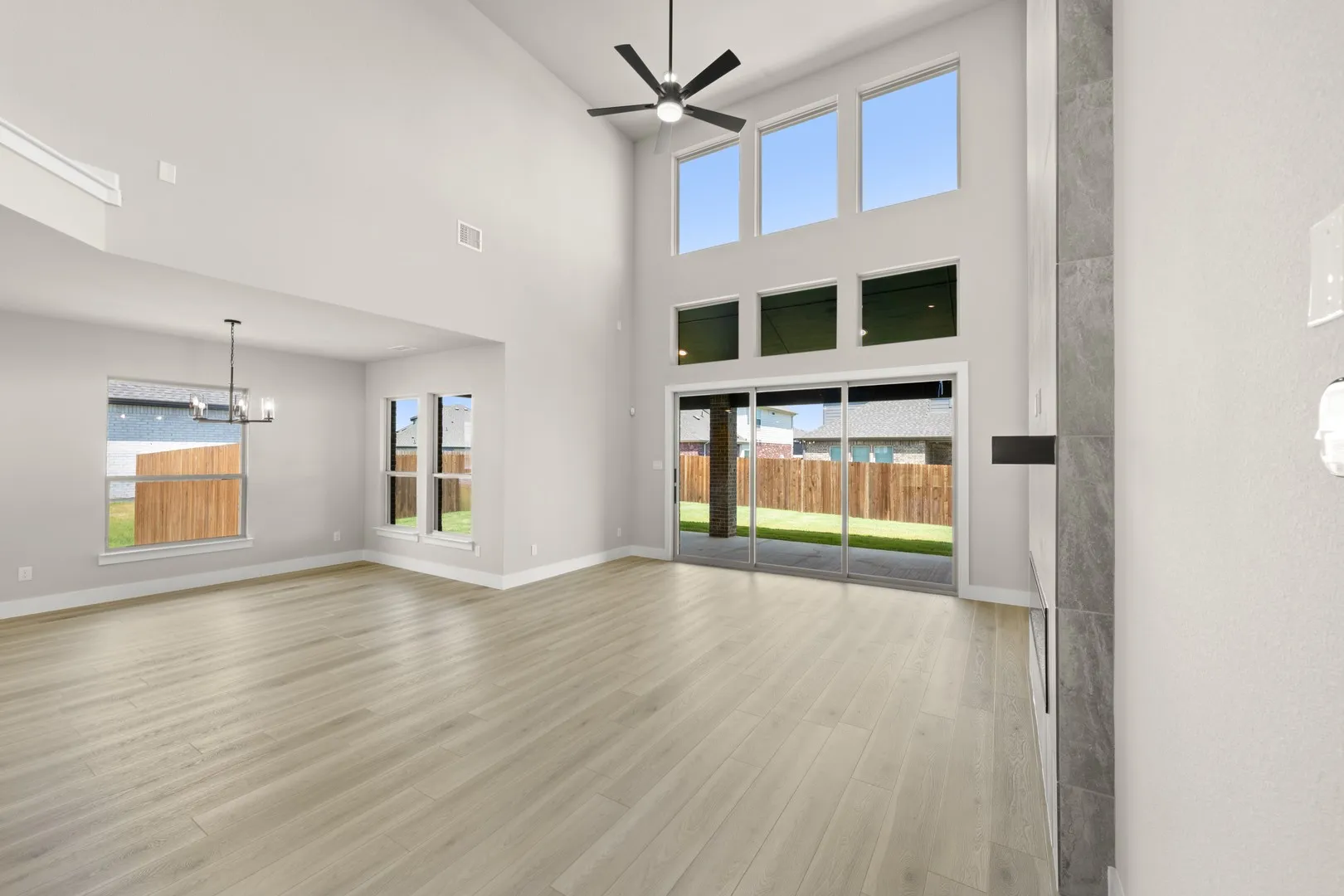 1823 Marlow- Living Room-1