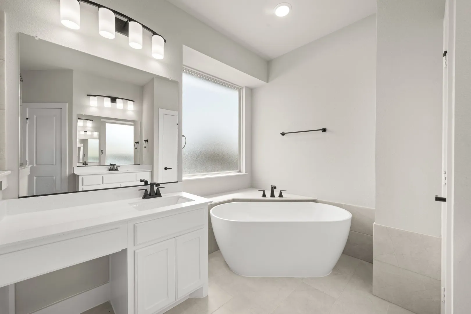 1823 Marlow- Primary Suite-4