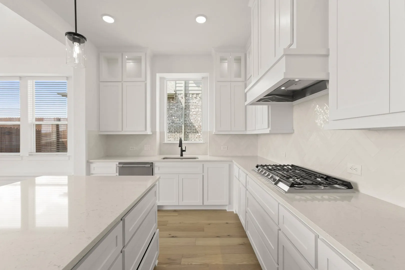 5313 Blue Cypress-Kitchen-4