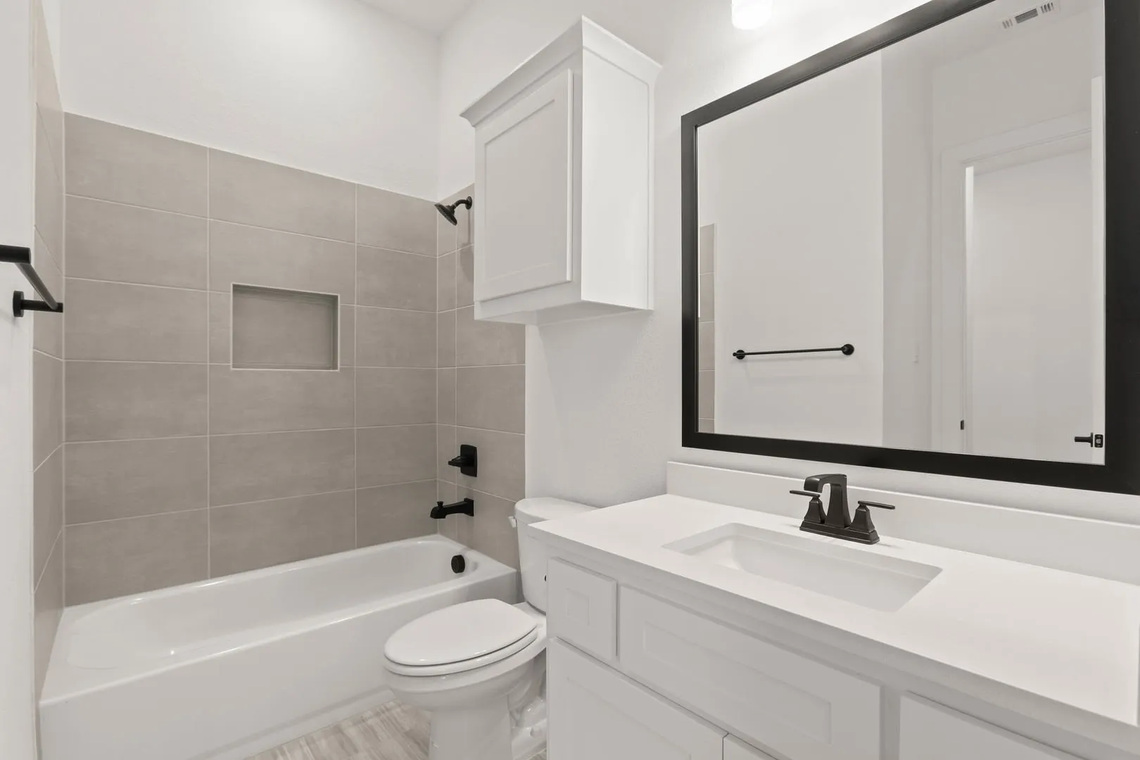 5313 Blue???????????????????????????????? Cypress-Bathroom-1
