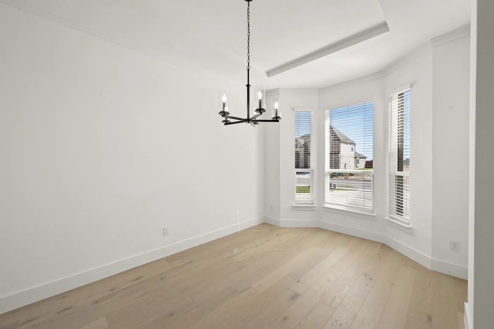 5320 Blue Cypress- Dining-1