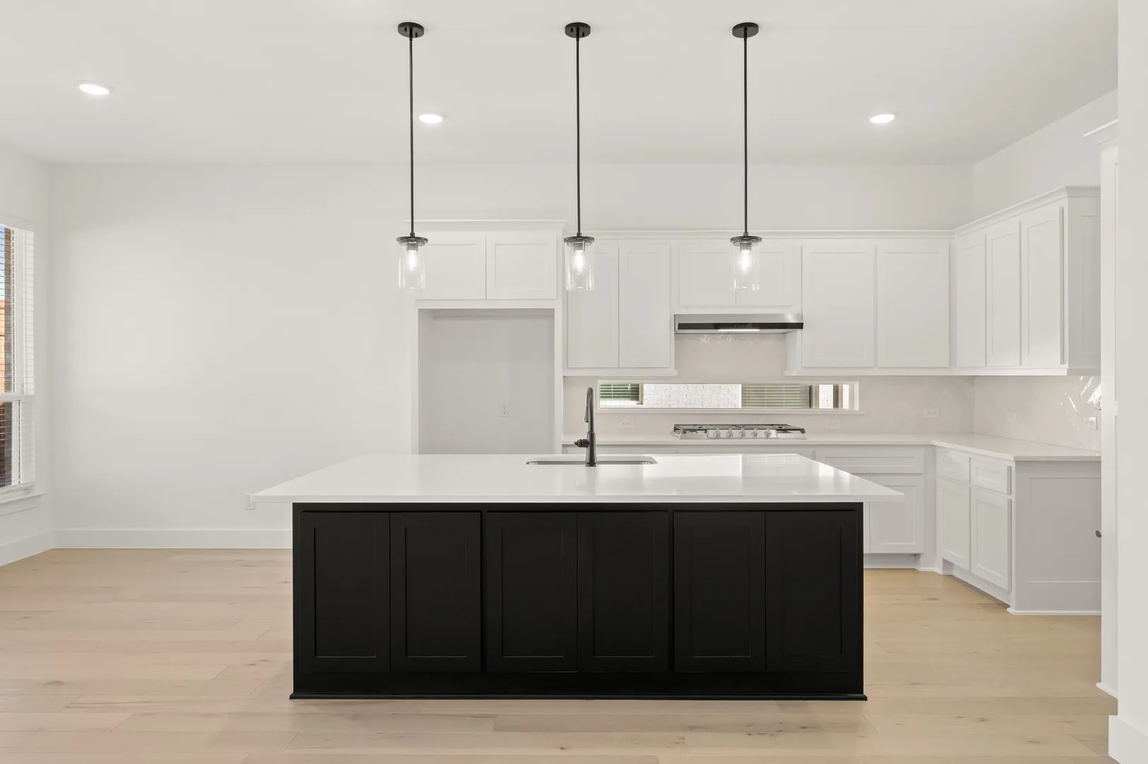 5320 Blue Cypress- Kitchen-2