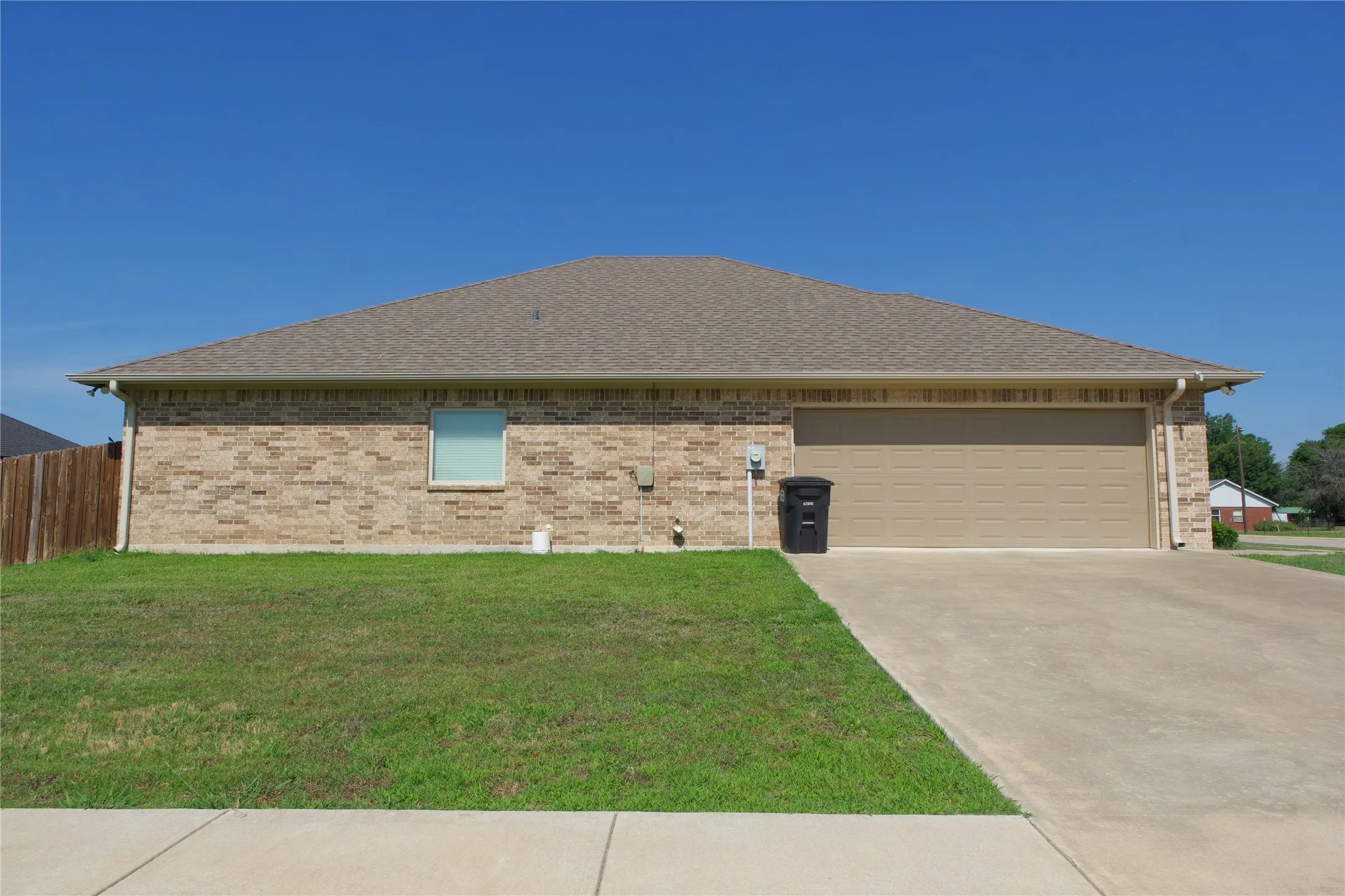 Single Family Residence For Sale in Cooke County , 318 E 4th Street, Lindsay, Texas 76250, 3 Bedrooms, 2 Bathrooms, 2 Garage spaces, 1,982 Sqft, built in 2018, Price $374,900, mls#21319374, Real Estate Agent in Lindsay, Homes For Sale in Cooke county, Homes For Sale in Lindsay, Realtor in Lindsay Texas, Real Estate Brokerage Independent Realty Texas, Luminita Cordes Realtor