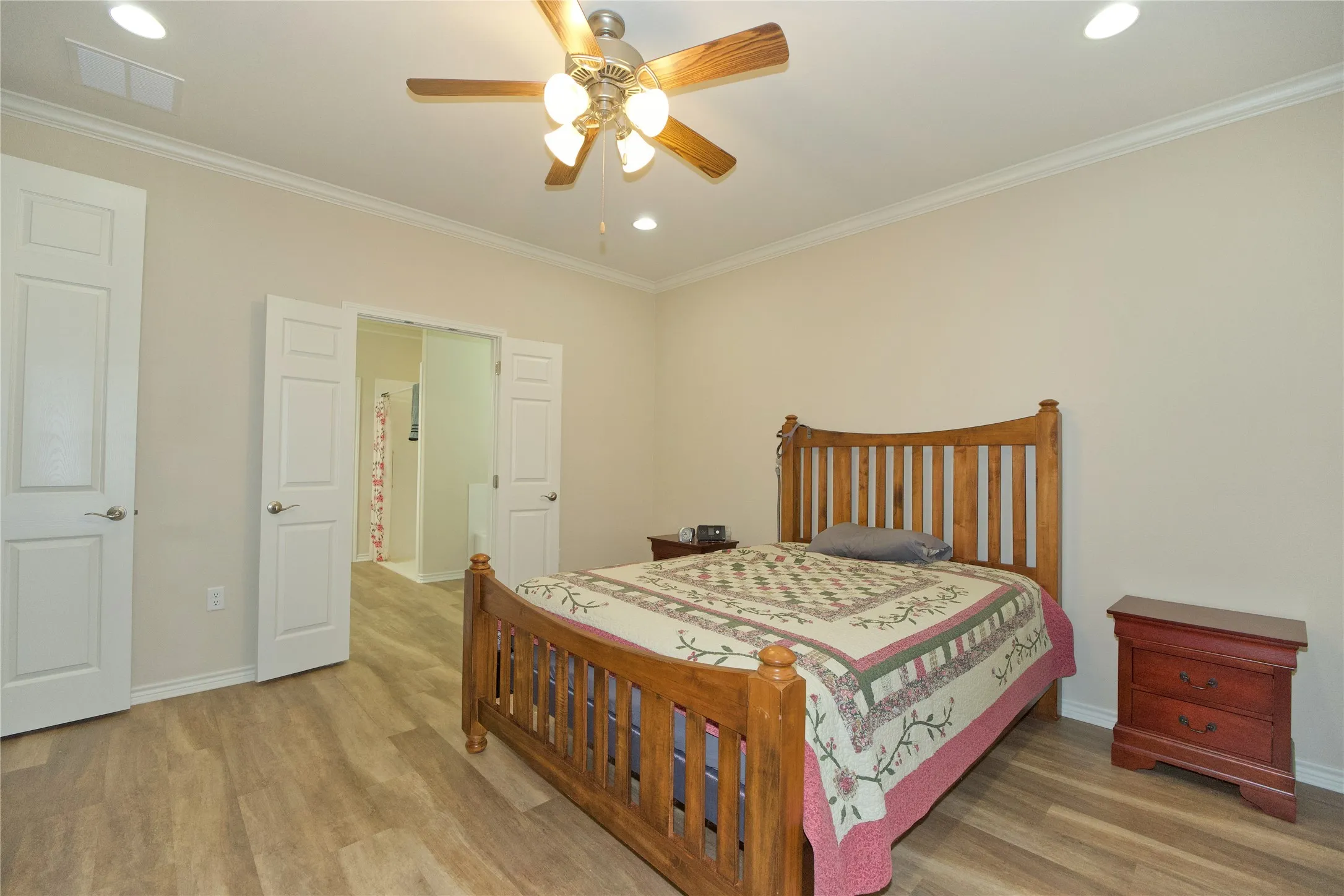 Single Family Residence For Sale in Cooke County , 318 E 4th Street, Lindsay, Texas 76250, 3 Bedrooms, 2 Bathrooms, 2 Garage spaces, 1,982 Sqft, built in 2018, Price $374,900, mls#21319374, Real Estate Agent in Lindsay, Homes For Sale in Cooke county, Homes For Sale in Lindsay, Realtor in Lindsay Texas, Real Estate Brokerage Independent Realty Texas, Luminita Cordes Realtor