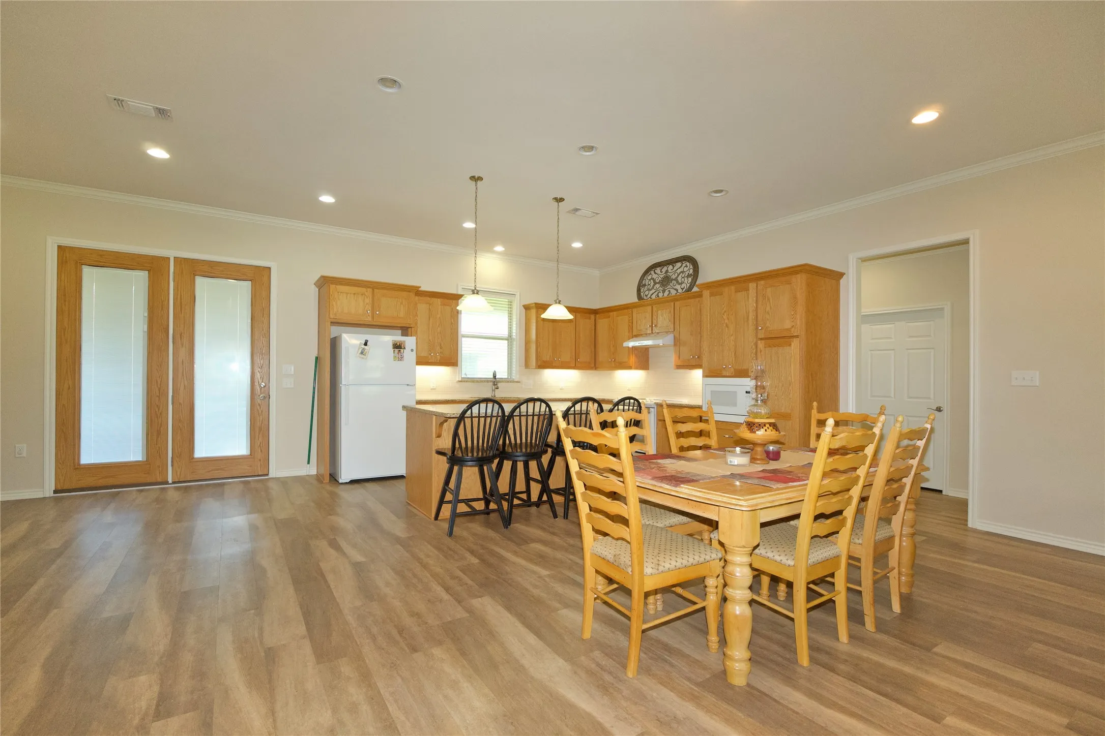 Single Family Residence For Sale in Cooke County , 318 E 4th Street, Lindsay, Texas 76250, 3 Bedrooms, 2 Bathrooms, 2 Garage spaces, 1,982 Sqft, built in 2018, Price $374,900, mls#21319374, Real Estate Agent in Lindsay, Homes For Sale in Cooke county, Homes For Sale in Lindsay, Realtor in Lindsay Texas, Real Estate Brokerage Independent Realty Texas, Luminita Cordes Realtor
