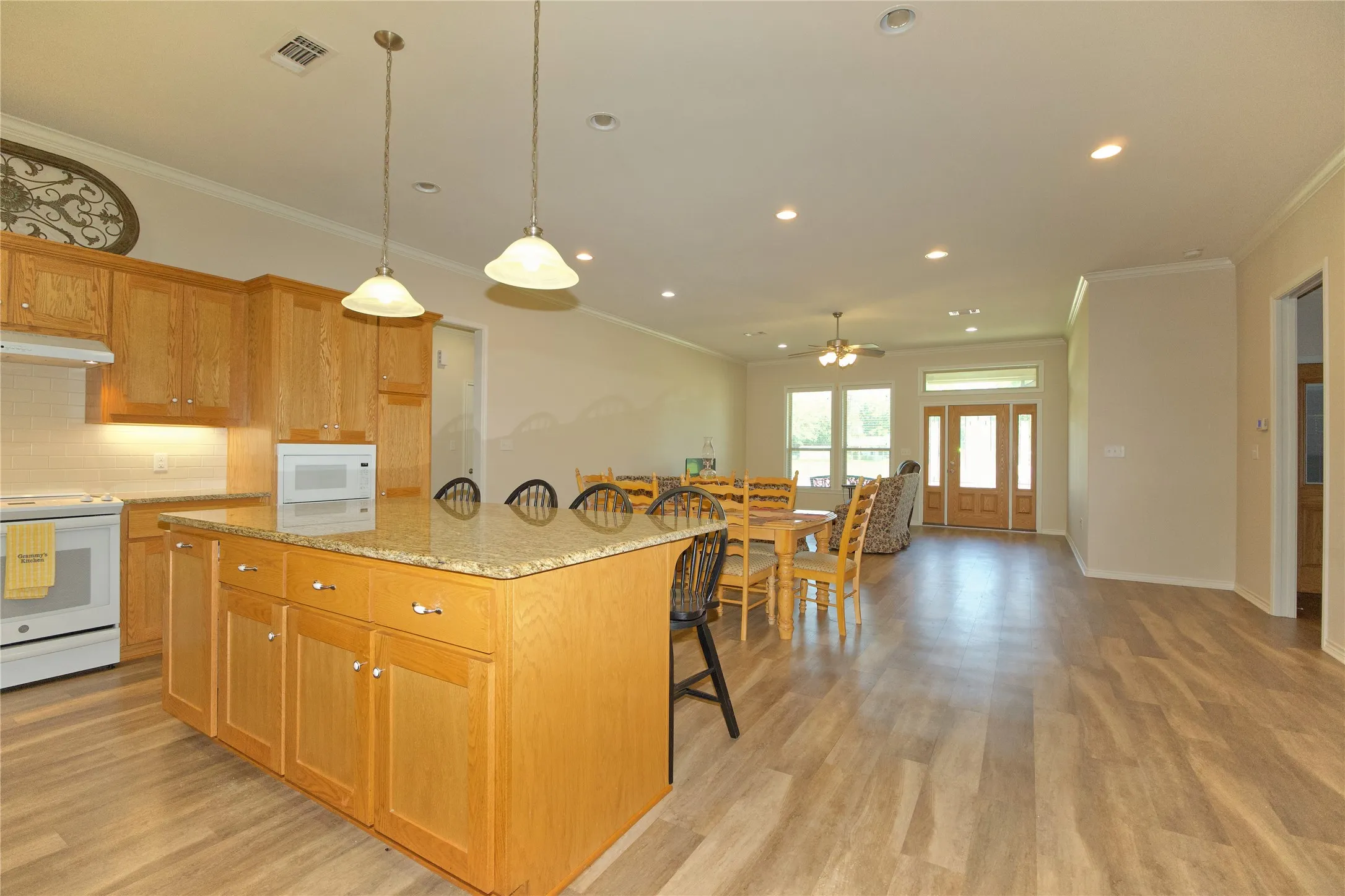 Single Family Residence For Sale in Cooke County , 318 E 4th Street, Lindsay, Texas 76250, 3 Bedrooms, 2 Bathrooms, 2 Garage spaces, 1,982 Sqft, built in 2018, Price $374,900, mls#21319374, Real Estate Agent in Lindsay, Homes For Sale in Cooke county, Homes For Sale in Lindsay, Realtor in Lindsay Texas, Real Estate Brokerage Independent Realty Texas, Luminita Cordes Realtor