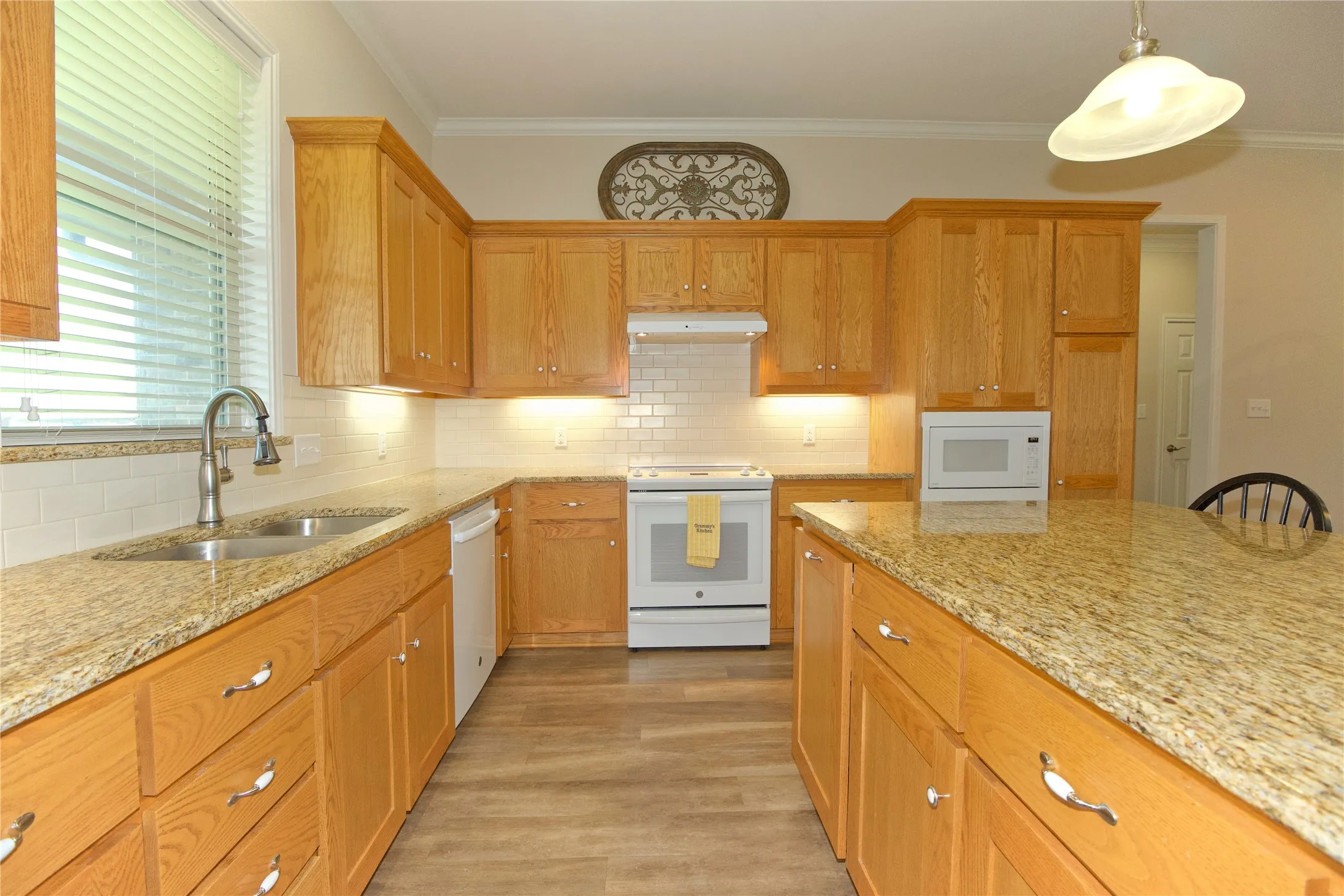 Single Family Residence For Sale in Cooke County , 318 E 4th Street, Lindsay, Texas 76250, 3 Bedrooms, 2 Bathrooms, 2 Garage spaces, 1,982 Sqft, built in 2018, Price $374,900, mls#21319374, Real Estate Agent in Lindsay, Homes For Sale in Cooke county, Homes For Sale in Lindsay, Realtor in Lindsay Texas, Real Estate Brokerage Independent Realty Texas, Luminita Cordes Realtor