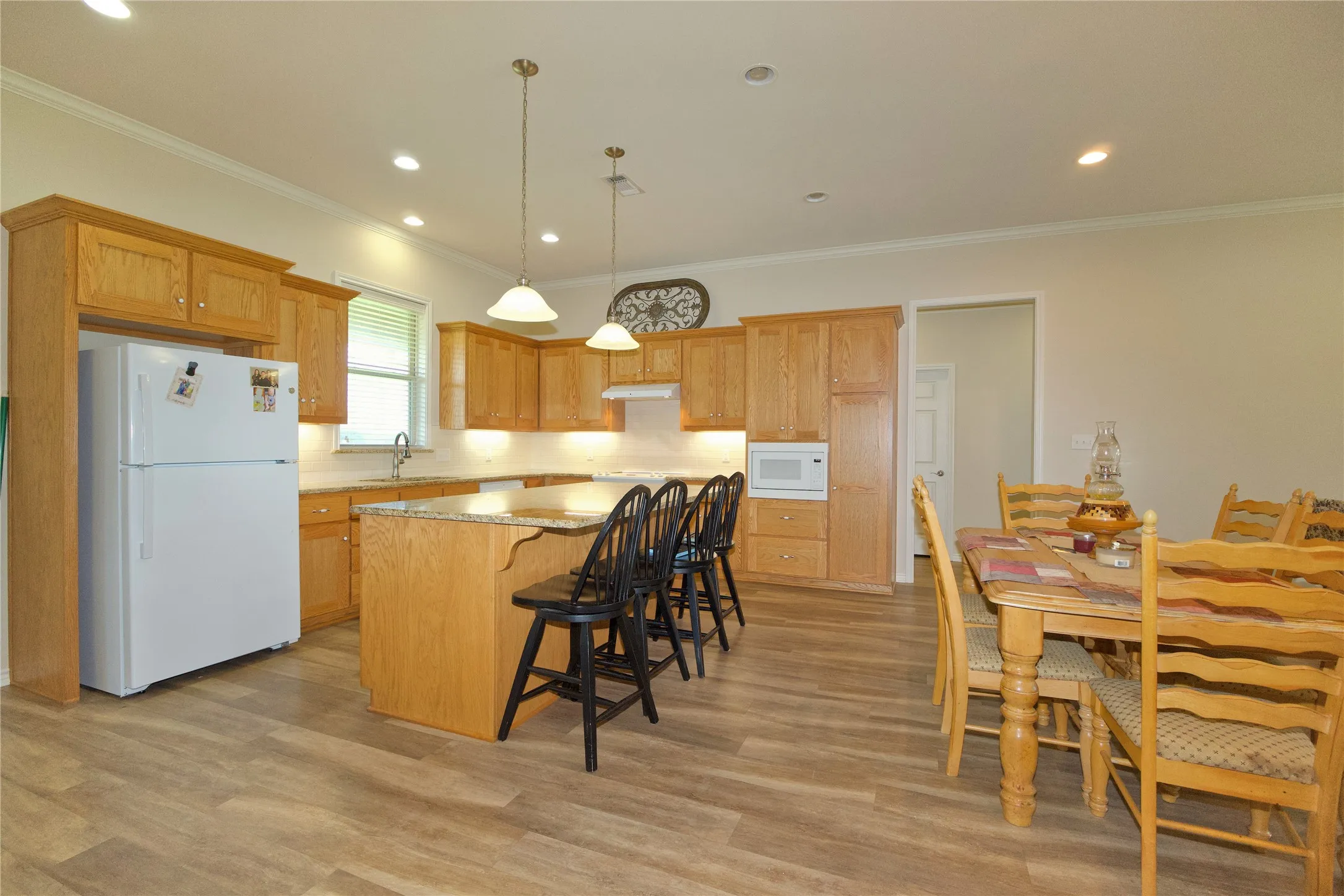 Single Family Residence For Sale in Cooke County , 318 E 4th Street, Lindsay, Texas 76250, 3 Bedrooms, 2 Bathrooms, 2 Garage spaces, 1,982 Sqft, built in 2018, Price $374,900, mls#21319374, Real Estate Agent in Lindsay, Homes For Sale in Cooke county, Homes For Sale in Lindsay, Realtor in Lindsay Texas, Real Estate Brokerage Independent Realty Texas, Luminita Cordes Realtor