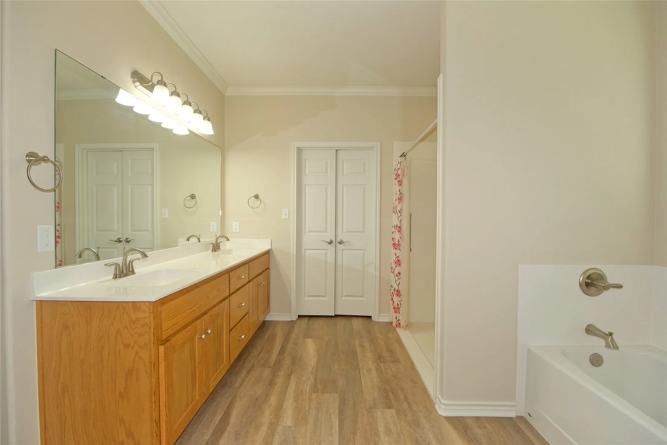 Single Family Residence For Sale in Cooke County , 318 E 4th Street, Lindsay, Texas 76250, 3 Bedrooms, 2 Bathrooms, 2 Garage spaces, 1,982 Sqft, built in 2018, Price $374,900, mls#21319374, Real Estate Agent in Lindsay, Homes For Sale in Cooke county, Homes For Sale in Lindsay, Realtor in Lindsay Texas, Real Estate Brokerage Independent Realty Texas, Luminita Cordes Realtor