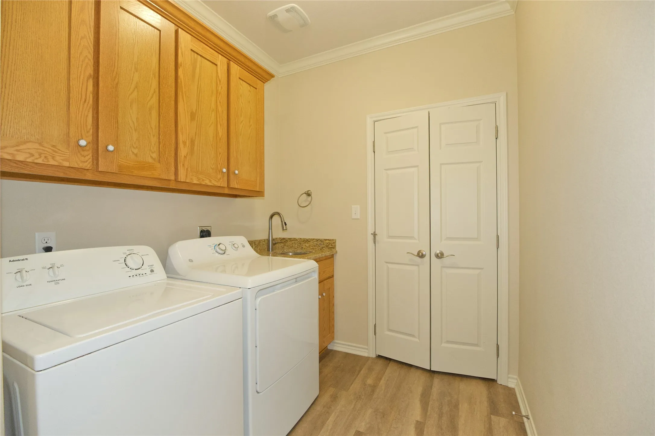 Single Family Residence For Sale in Cooke County , 318 E 4th Street, Lindsay, Texas 76250, 3 Bedrooms, 2 Bathrooms, 2 Garage spaces, 1,982 Sqft, built in 2018, Price $374,900, mls#21319374, Real Estate Agent in Lindsay, Homes For Sale in Cooke county, Homes For Sale in Lindsay, Realtor in Lindsay Texas, Real Estate Brokerage Independent Realty Texas, Luminita Cordes Realtor