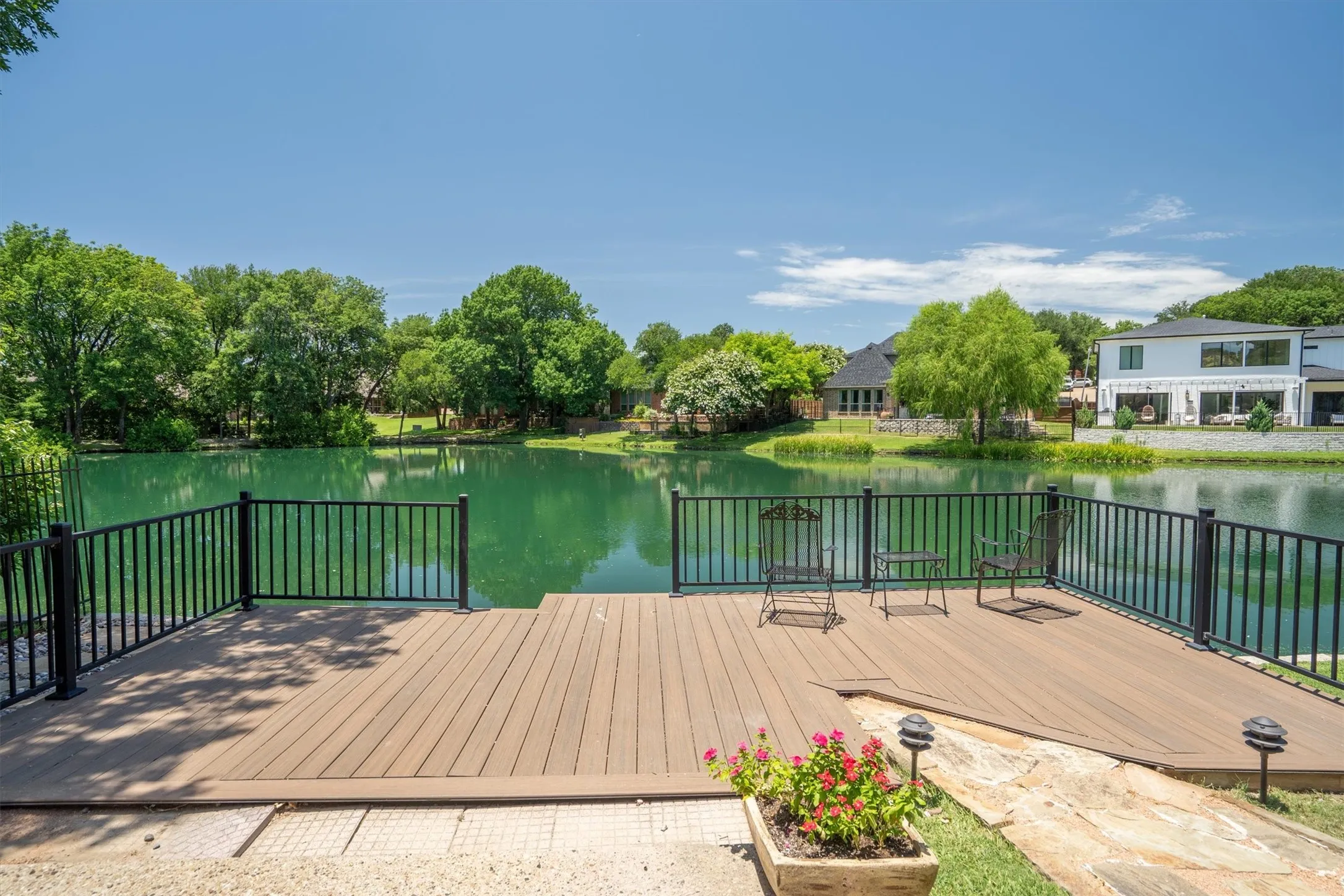 Single Family Residence For Sale in Rockwall County , 5208 Yacht Club Drive, Rockwall, Texas 75032, 4 Bedroom, 3 Bathroom, 2 Garage spaces, 2,851 Sqft, built in 1990, mls#21320359, Real Estate Agent in Rockwall, Homes For Sale in Rockwall county, Homes For Sale in Rockwall, Realtor in Rockwall Texas, Real Estate Brokerage Independent Realty Texas, Luminita Cordes Realtor