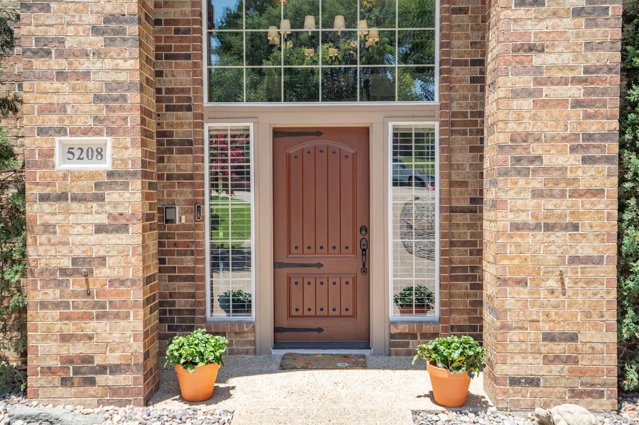 Single Family Residence For Sale in Rockwall County , 5208 Yacht Club Drive, Rockwall, Texas 75032, 4 Bedroom, 3 Bathroom, 2 Garage spaces, 2,851 Sqft, built in 1990, mls#21320359, Real Estate Agent in Rockwall, Homes For Sale in Rockwall county, Homes For Sale in Rockwall, Realtor in Rockwall Texas, Real Estate Brokerage Independent Realty Texas, Luminita Cordes Realtor