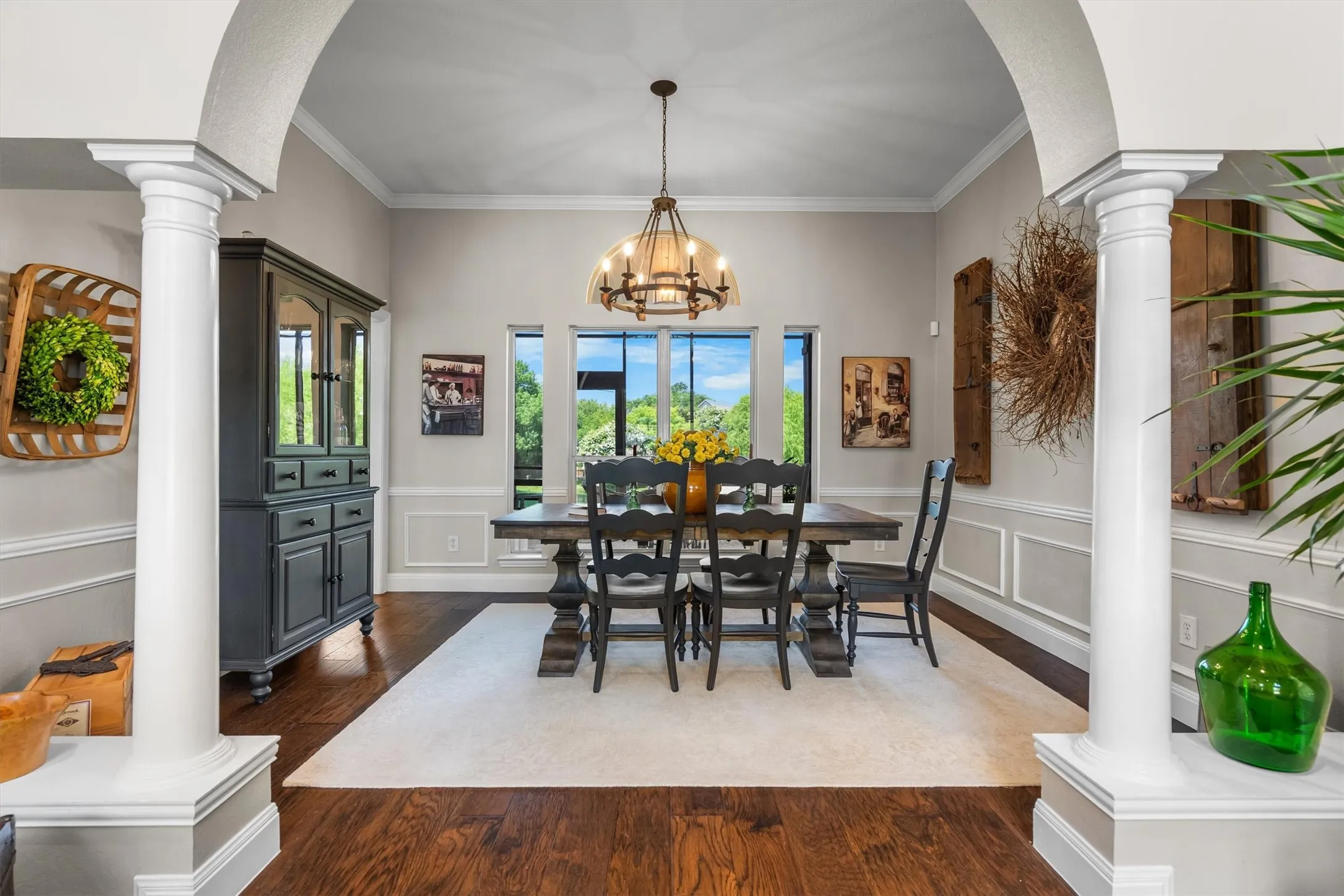 Single Family Residence For Sale in Rockwall County , 5208 Yacht Club Drive, Rockwall, Texas 75032, 4 Bedroom, 3 Bathroom, 2 Garage spaces, 2,851 Sqft, built in 1990, mls#21320359, Real Estate Agent in Rockwall, Homes For Sale in Rockwall county, Homes For Sale in Rockwall, Realtor in Rockwall Texas, Real Estate Brokerage Independent Realty Texas, Luminita Cordes Realtor