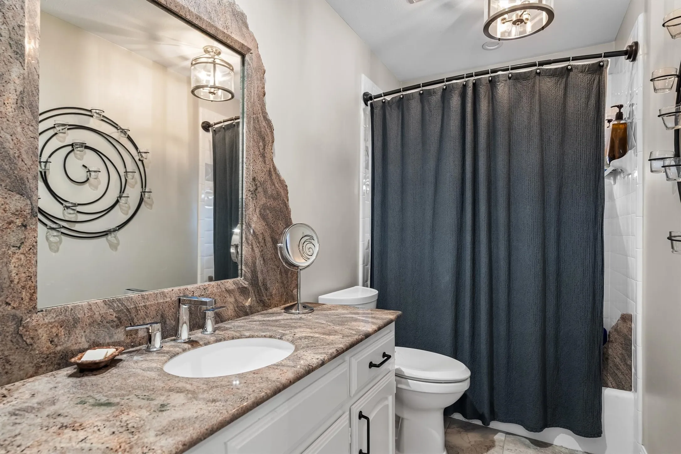 Single Family Residence For Sale in Rockwall County , 5208 Yacht Club Drive, Rockwall, Texas 75032, 4 Bedroom, 3 Bathroom, 2 Garage spaces, 2,851 Sqft, built in 1990, mls#21320359, Real Estate Agent in Rockwall, Homes For Sale in Rockwall county, Homes For Sale in Rockwall, Realtor in Rockwall Texas, Real Estate Brokerage Independent Realty Texas, Luminita Cordes Realtor