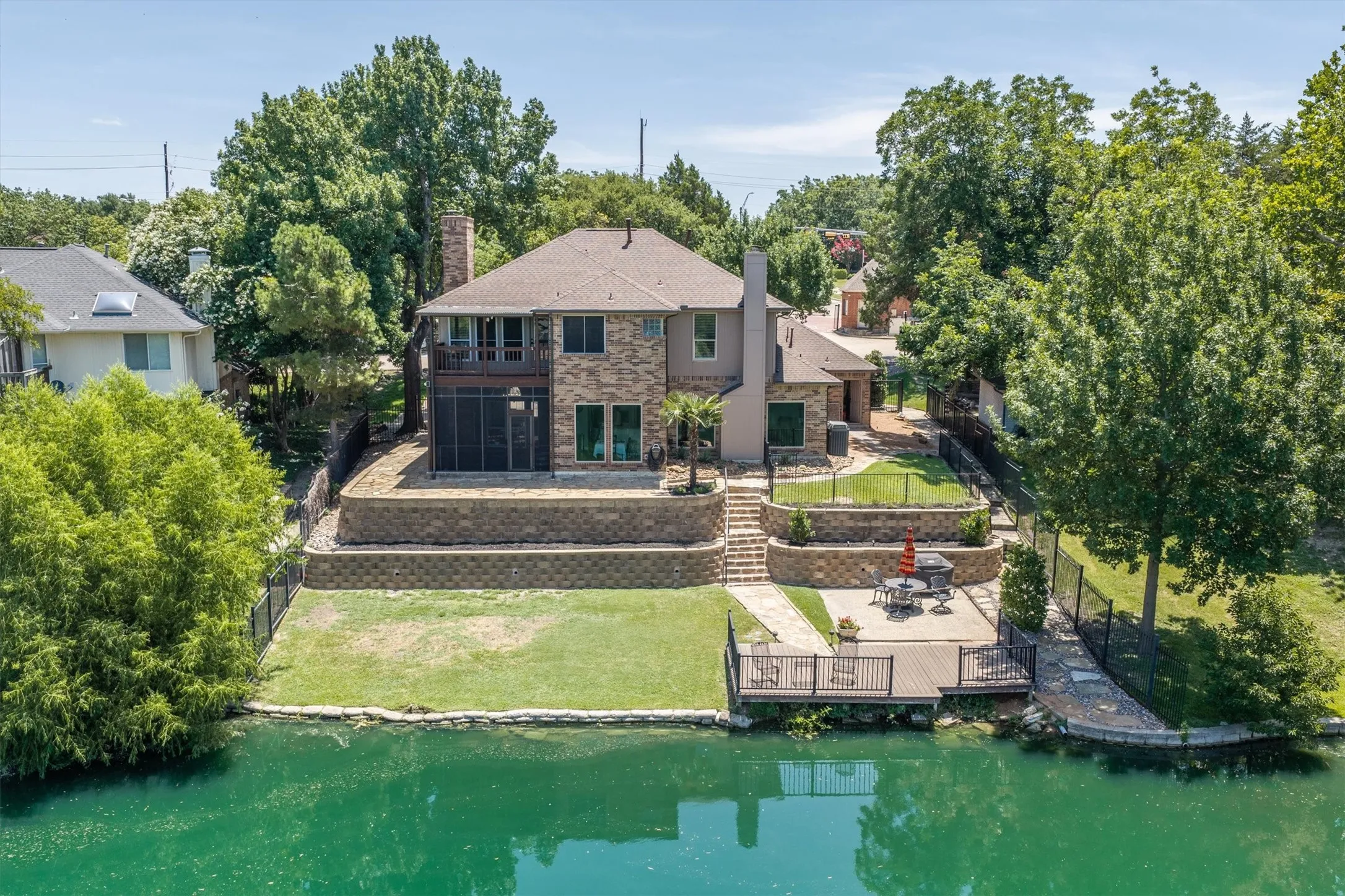 Single Family Residence For Sale in Rockwall County , 5208 Yacht Club Drive, Rockwall, Texas 75032, 4 Bedroom, 3 Bathroom, 2 Garage spaces, 2,851 Sqft, built in 1990, mls#21320359, Real Estate Agent in Rockwall, Homes For Sale in Rockwall county, Homes For Sale in Rockwall, Realtor in Rockwall Texas, Real Estate Brokerage Independent Realty Texas, Luminita Cordes Realtor