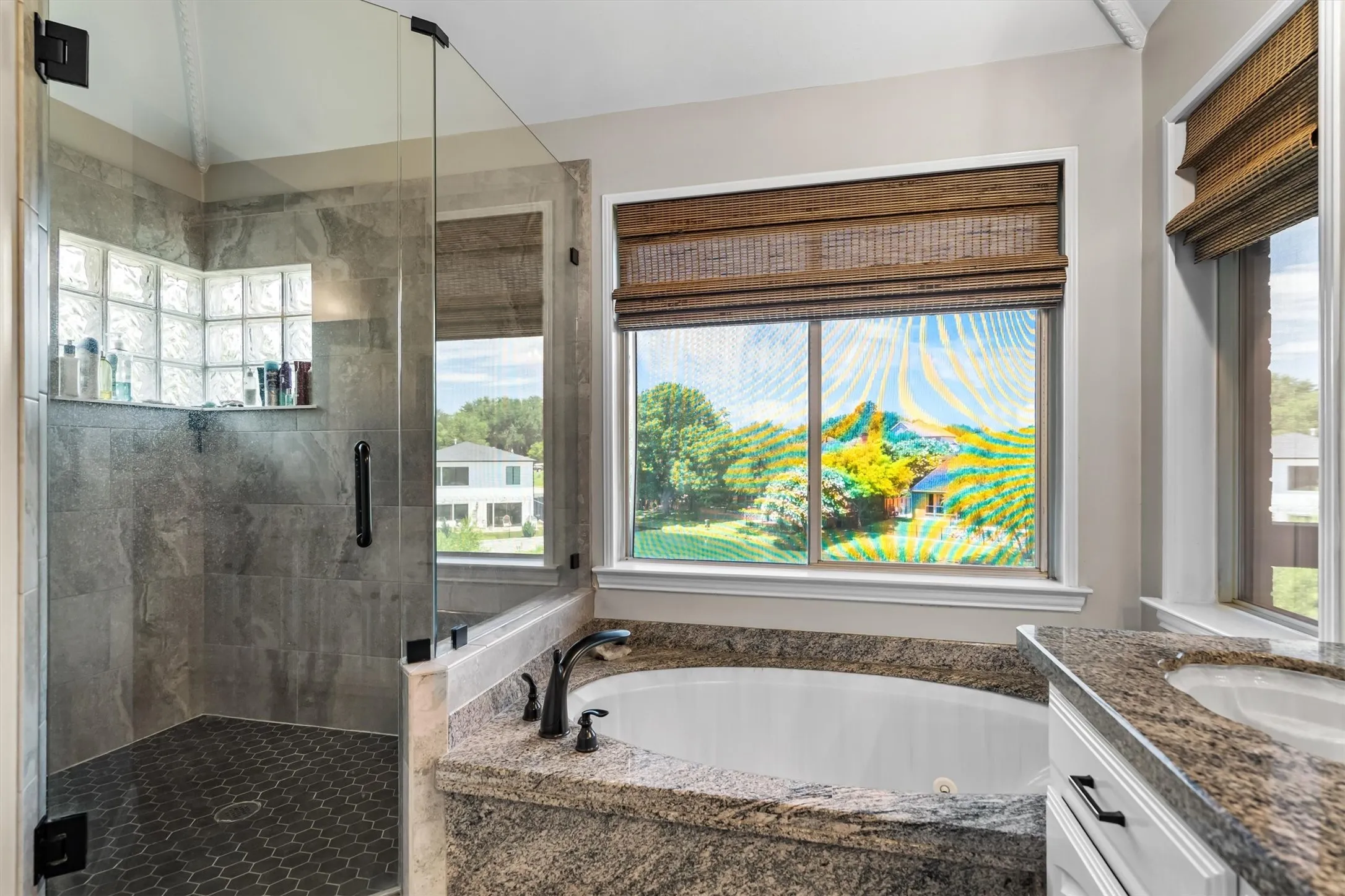 Single Family Residence For Sale in Rockwall County , 5208 Yacht Club Drive, Rockwall, Texas 75032, 4 Bedroom, 3 Bathroom, 2 Garage spaces, 2,851 Sqft, built in 1990, mls#21320359, Real Estate Agent in Rockwall, Homes For Sale in Rockwall county, Homes For Sale in Rockwall, Realtor in Rockwall Texas, Real Estate Brokerage Independent Realty Texas, Luminita Cordes Realtor