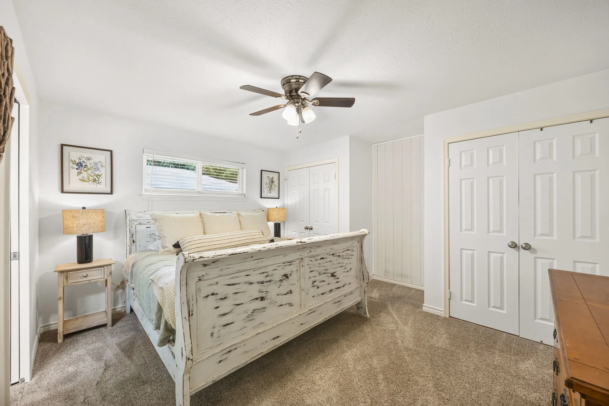 Single Family Residence For Sale in Collin County , 323 Northwood Drive, Mc Kinney, Texas 75071, 3 Bedroom, 2 Bathroom, 2 Garage spaces, 1,564 Sqft, built in 1970, mls#21319513, Real Estate Agent in Mc Kinney, Homes For Sale in Collin county, Homes For Sale in Mc Kinney, Realtor in Mc Kinney Texas, Real Estate Brokerage Independent Realty Texas, Luminita Cordes Realtor