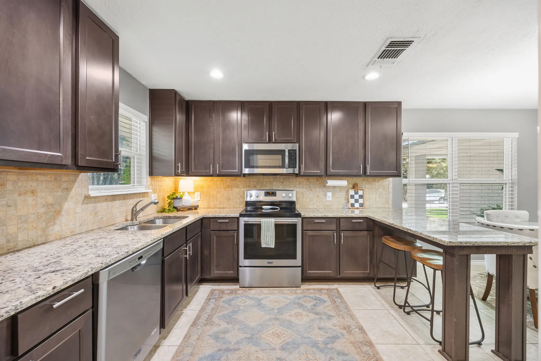 Single Family Residence For Sale in Collin County , 323 Northwood Drive, Mc Kinney, Texas 75071, 3 Bedroom, 2 Bathroom, 2 Garage spaces, 1,564 Sqft, built in 1970, mls#21319513, Real Estate Agent in Mc Kinney, Homes For Sale in Collin county, Homes For Sale in Mc Kinney, Realtor in Mc Kinney Texas, Real Estate Brokerage Independent Realty Texas, Luminita Cordes Realtor